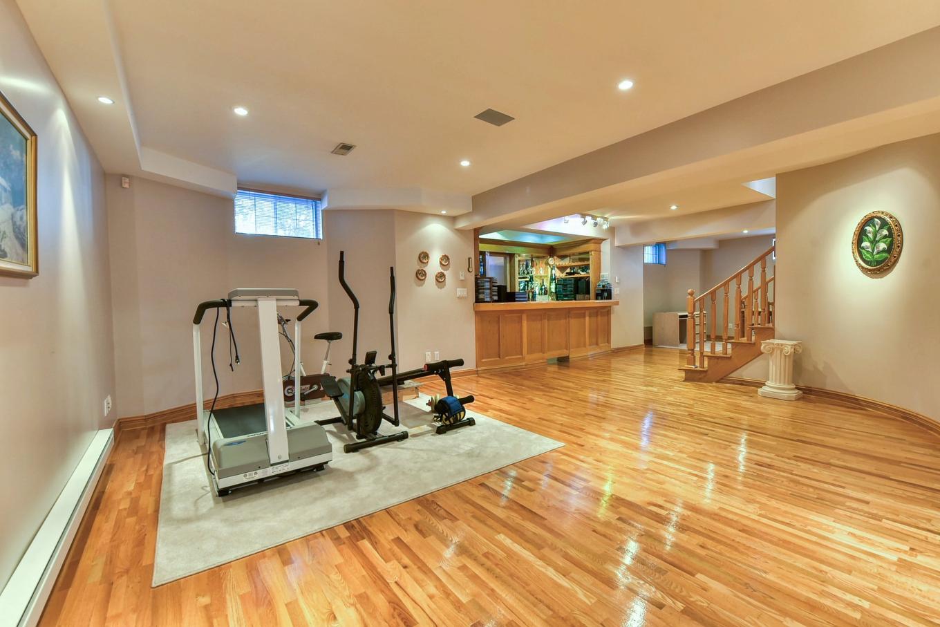 Basement - 3 Rue Du Chablis, Kirkland, QC - Indoor Photo Showing Gym Room