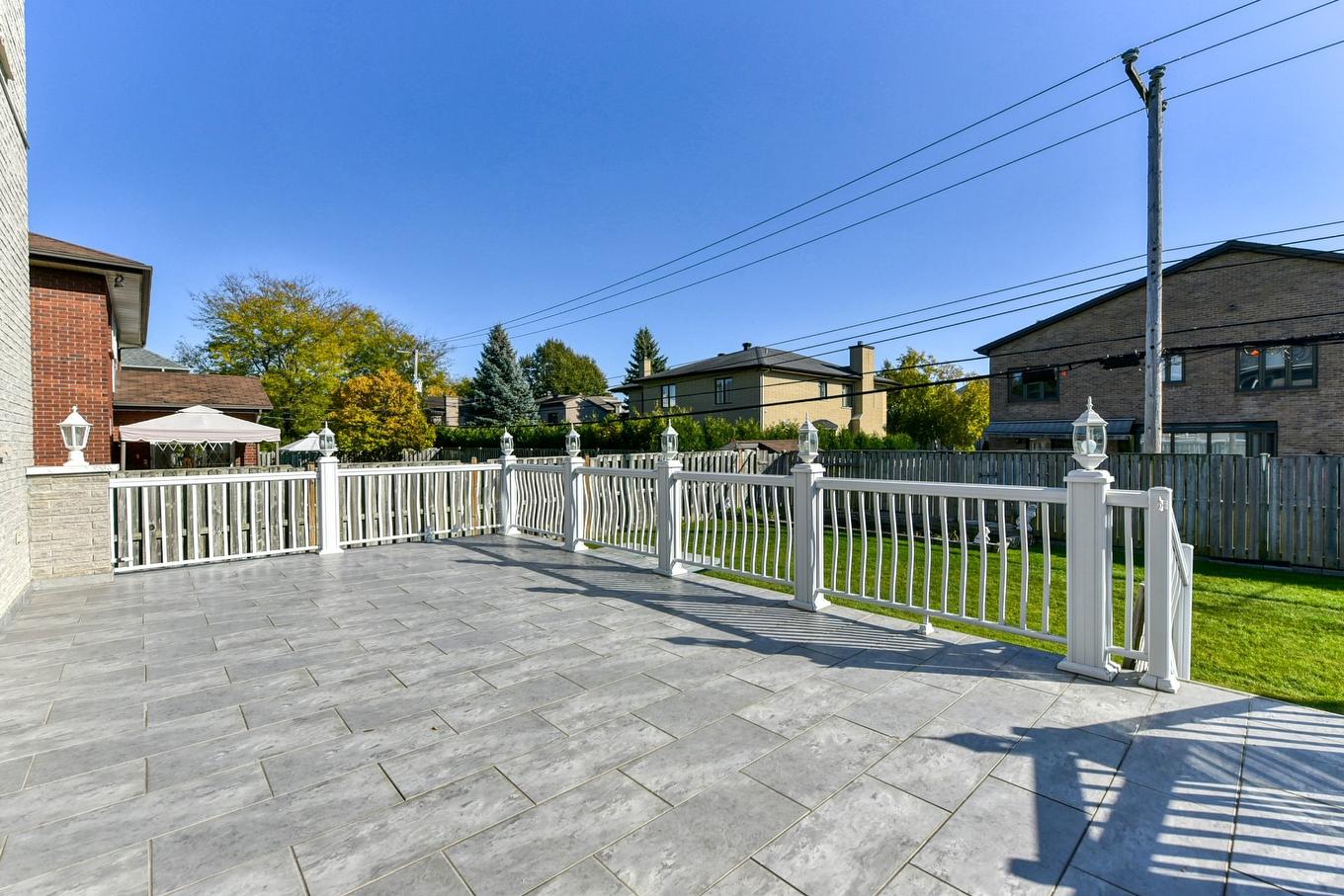 Backyard - 3 Rue Du Chablis, Kirkland, QC - Outdoor