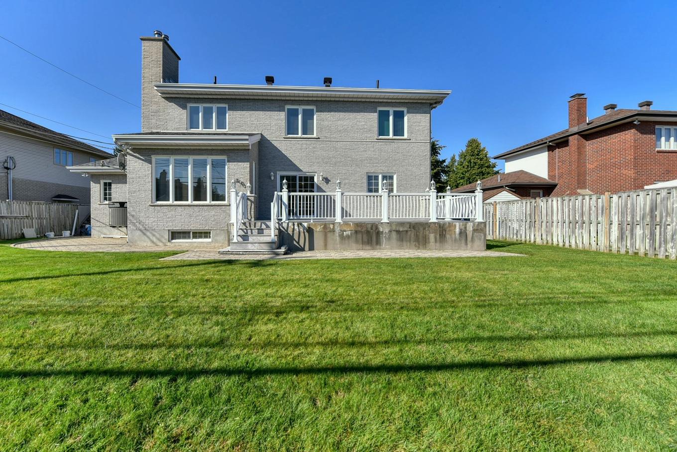 Backyard - 3 Rue Du Chablis, Kirkland, QC - Outdoor