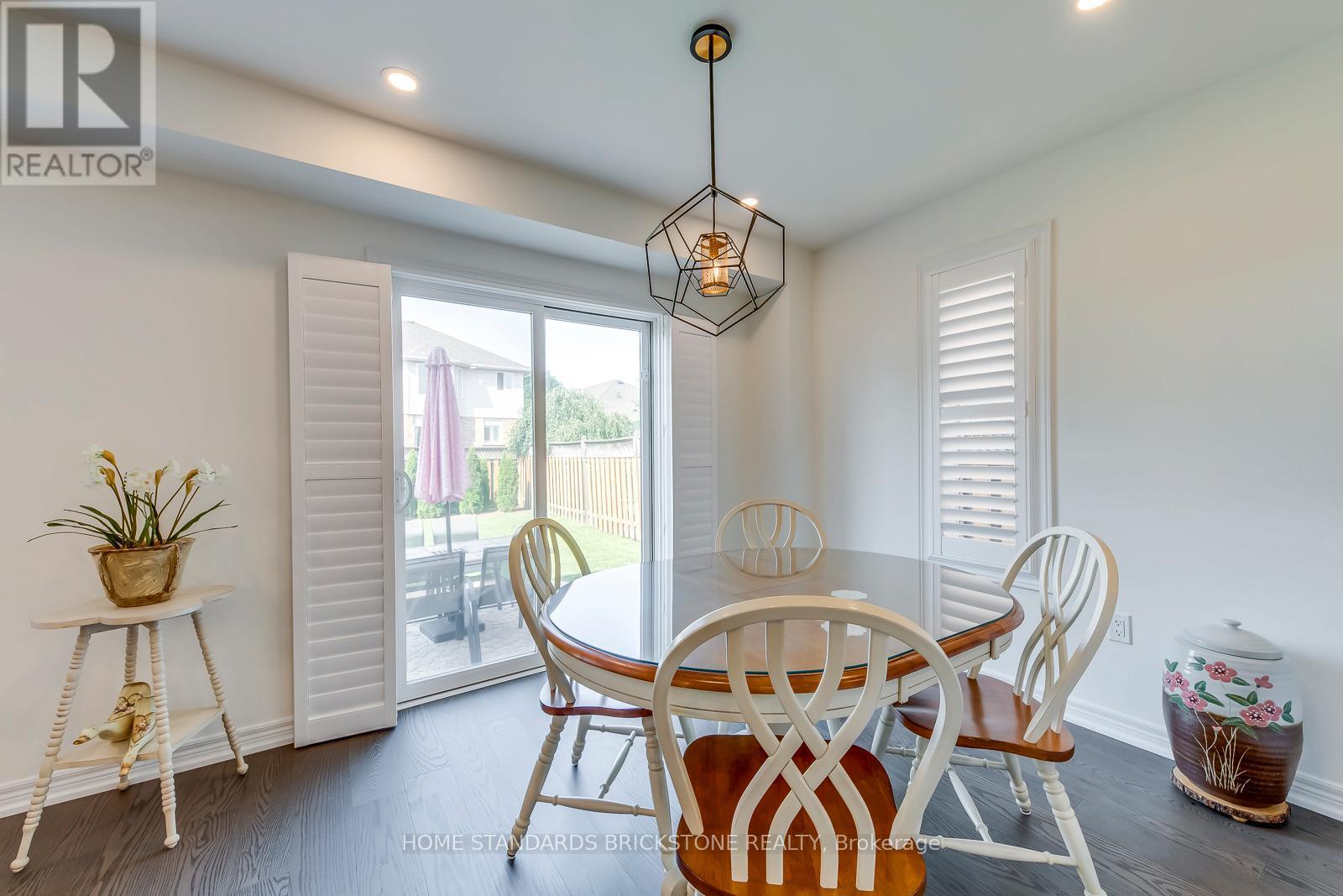 1296 Inglehart Drive, Burlington, ON - Indoor Photo Showing Dining Room