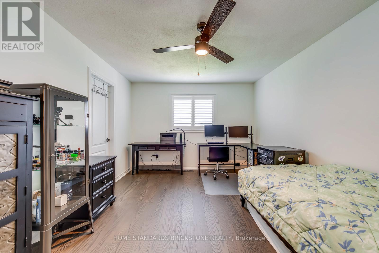 1296 Inglehart Drive, Burlington, ON - Indoor Photo Showing Bedroom