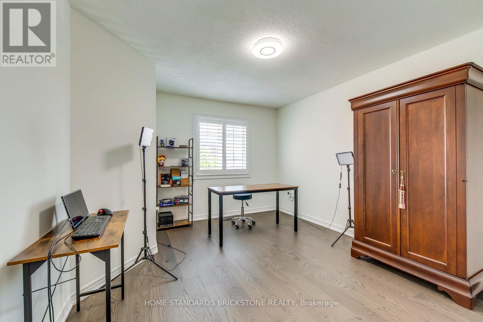 1296 Inglehart Drive, Burlington, ON - Indoor Photo Showing Other Room