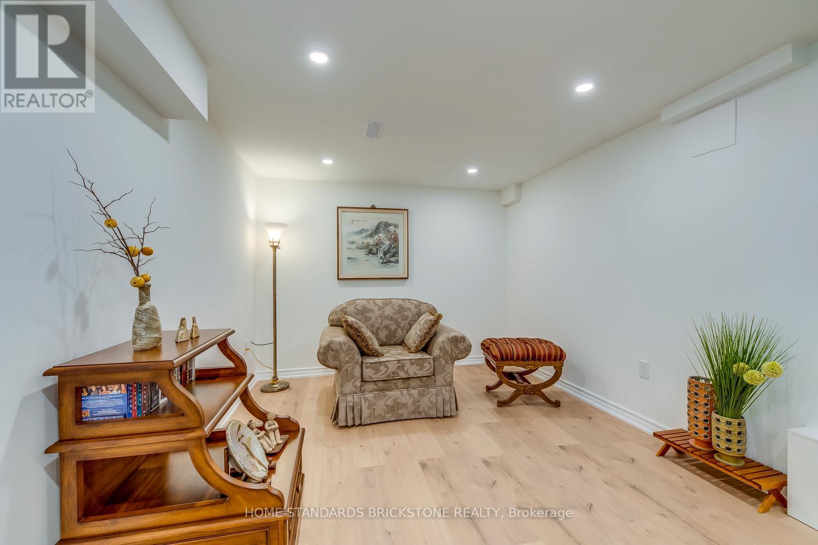 1296 Inglehart Drive, Burlington, ON - Indoor Photo Showing Other Room