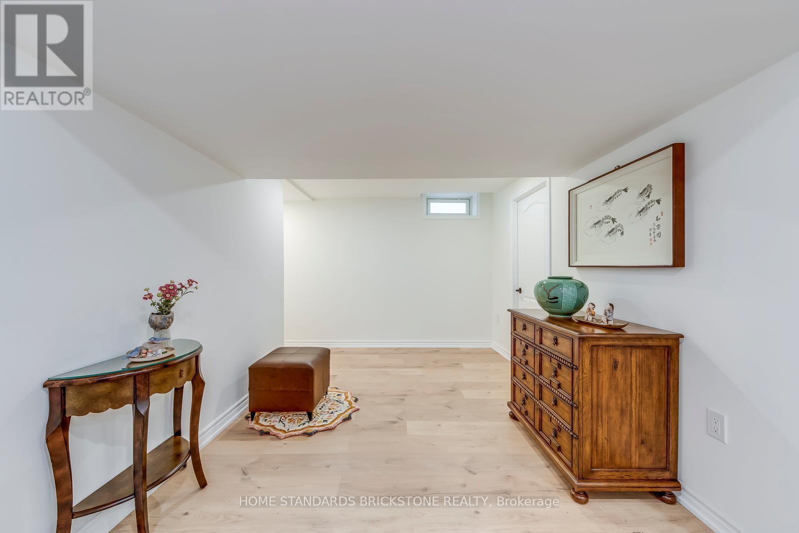 1296 Inglehart Drive, Burlington, ON - Indoor