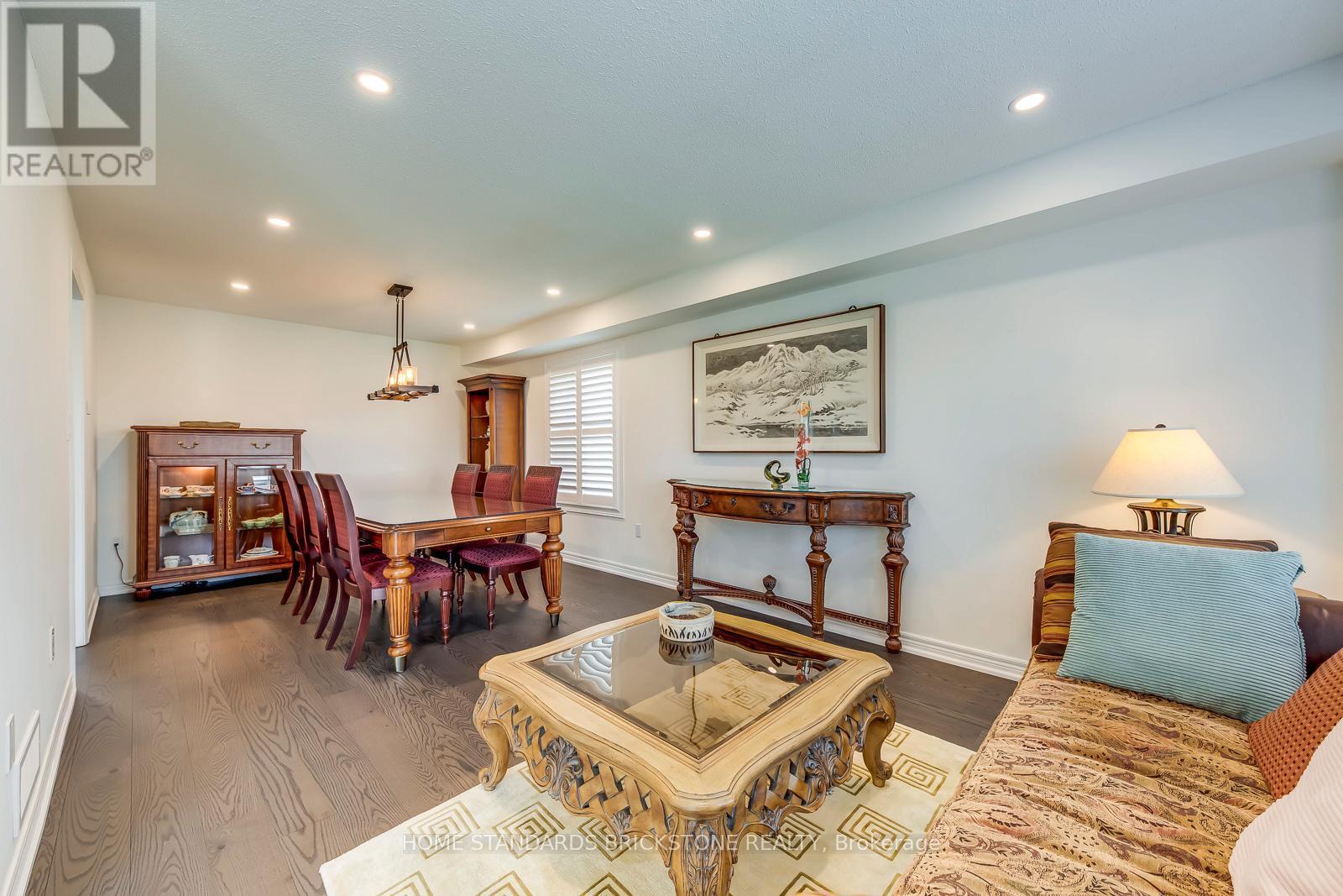 1296 Inglehart Drive, Burlington, ON - Indoor Photo Showing Living Room