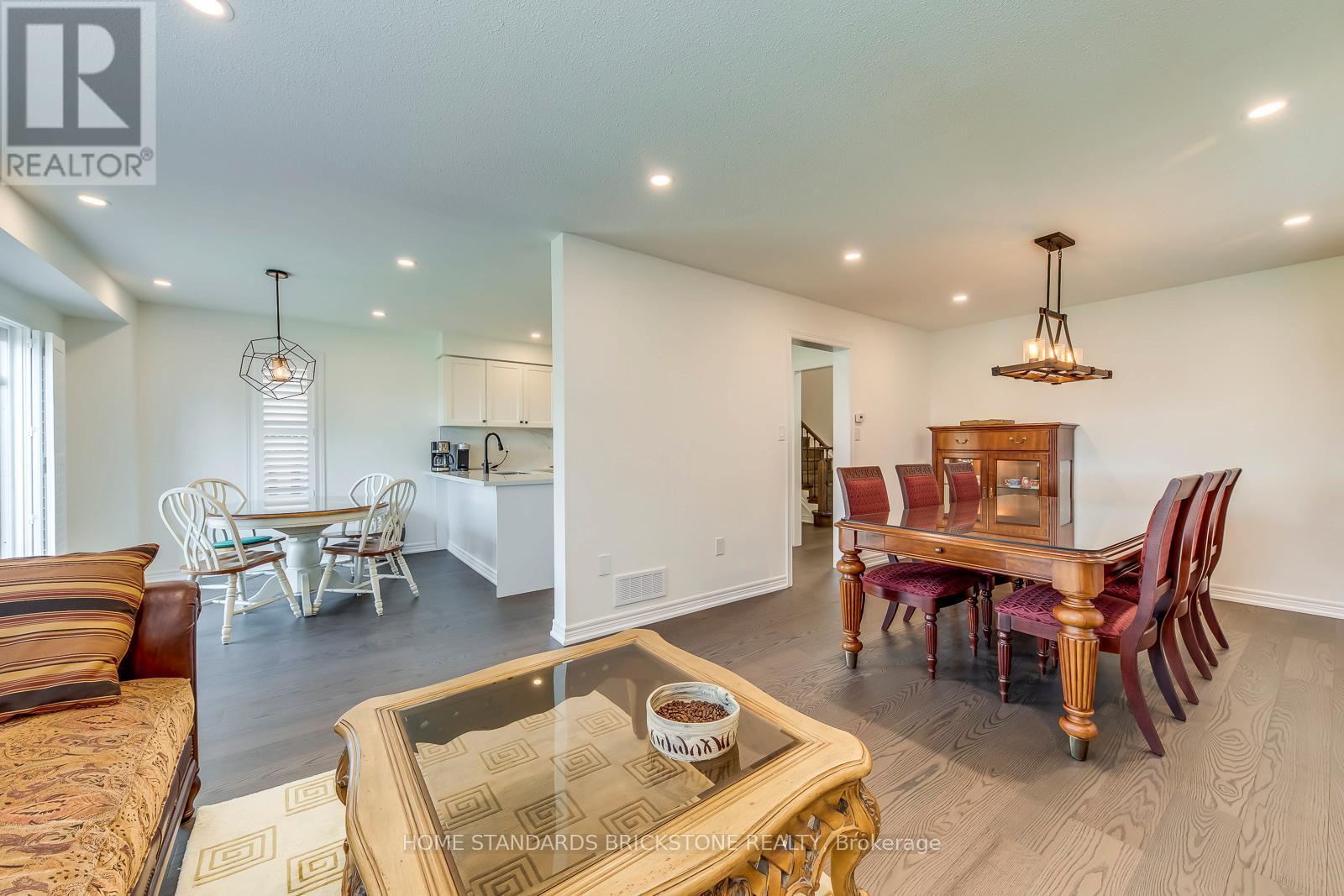 1296 Inglehart Drive, Burlington, ON - Indoor