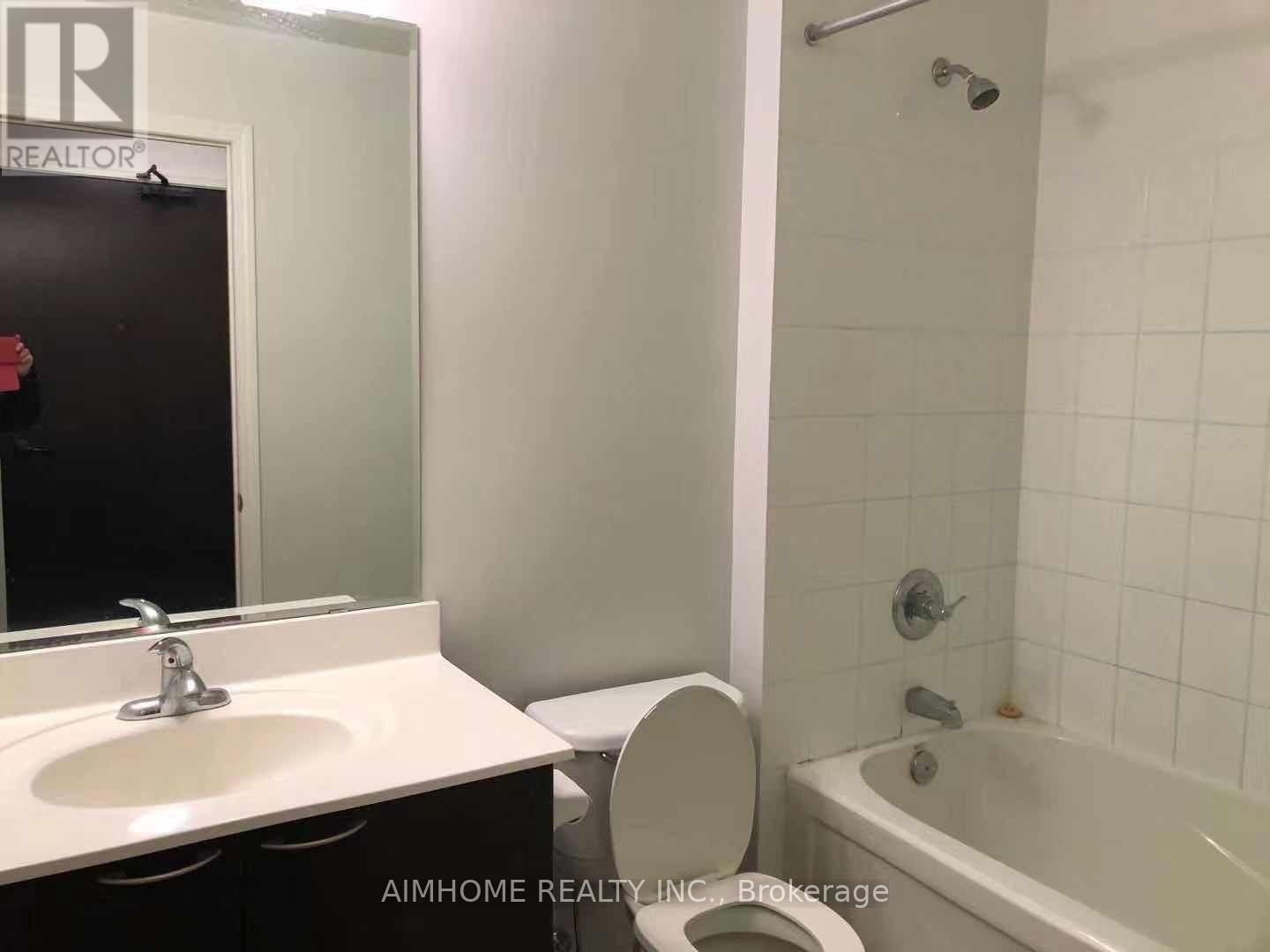 1202 - 385 Prince Of Wales Drive, Mississauga, ON - Indoor Photo Showing Bathroom
