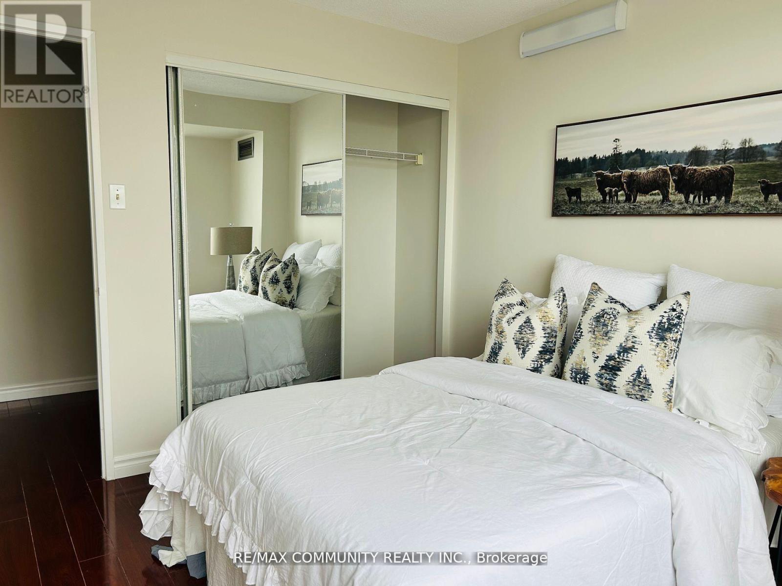 1110 - 430 Mclevin Avenue, Toronto, ON - Indoor Photo Showing Bedroom