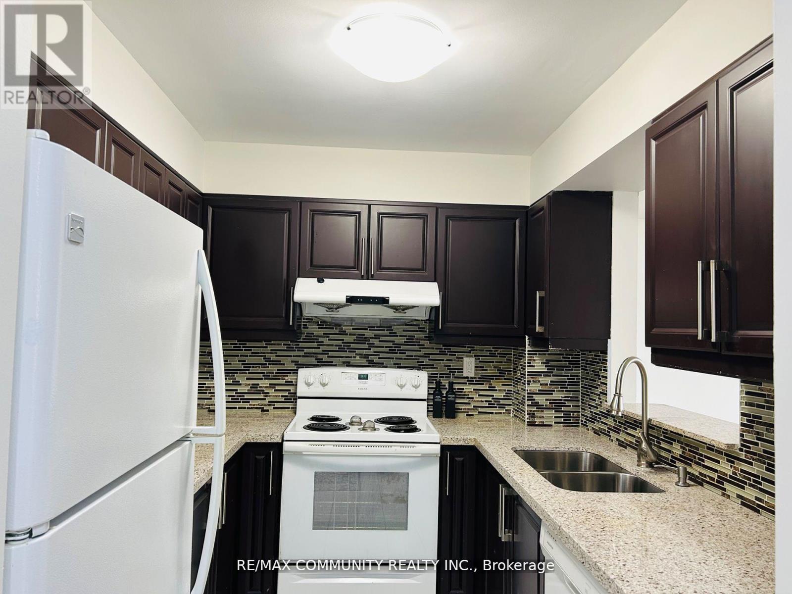 1110 - 430 Mclevin Avenue, Toronto, ON - Indoor Photo Showing Kitchen With Double Sink