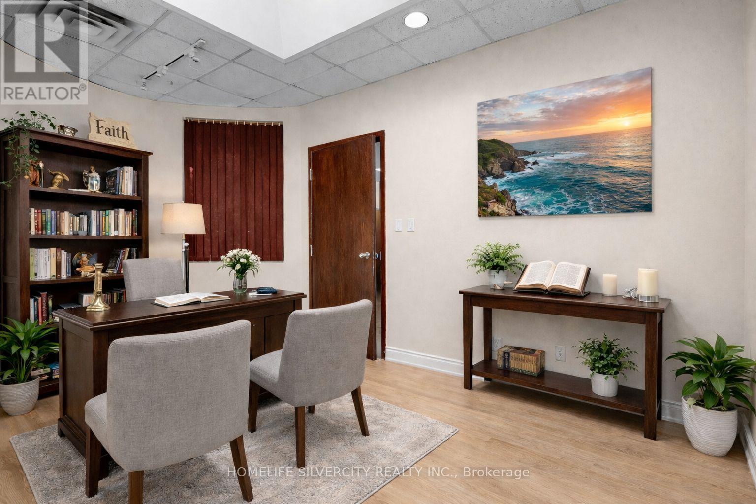 7070 Pacific Circle, Mississauga, ON