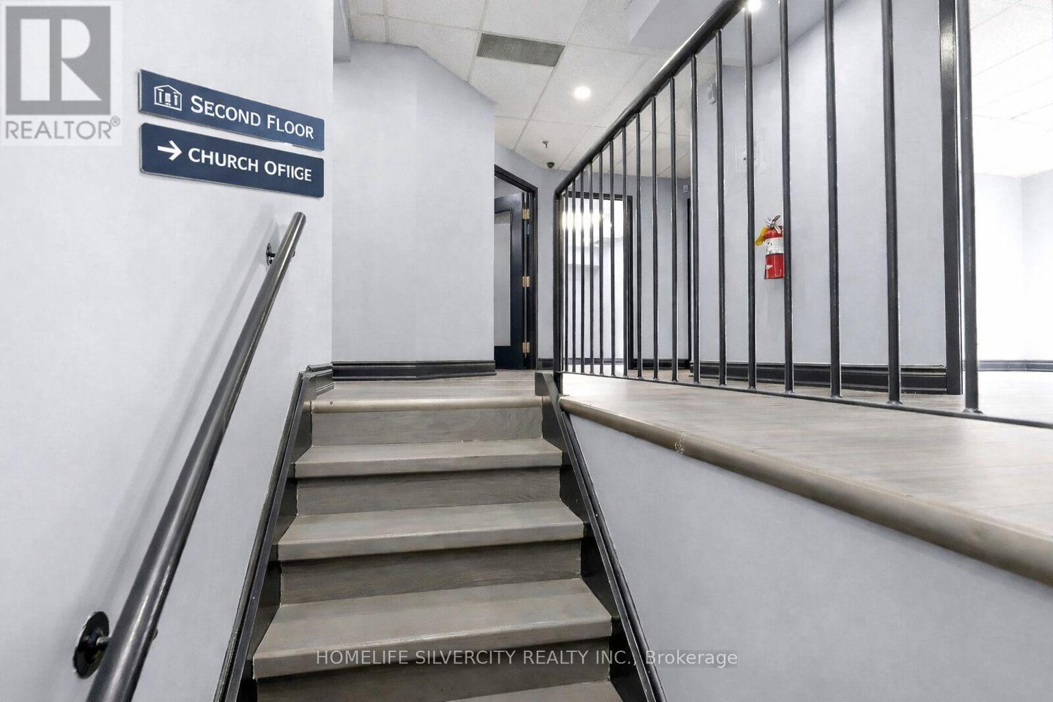 7070 Pacific Circle, Mississauga, ON