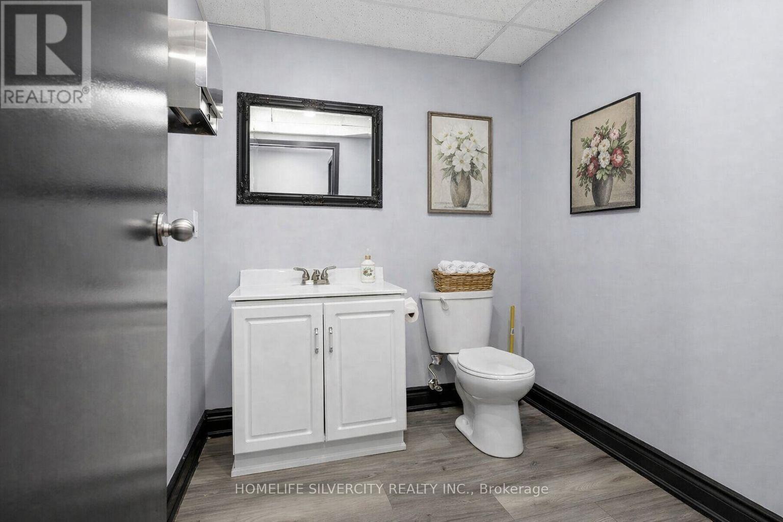 7070 Pacific Circle, Mississauga, ON