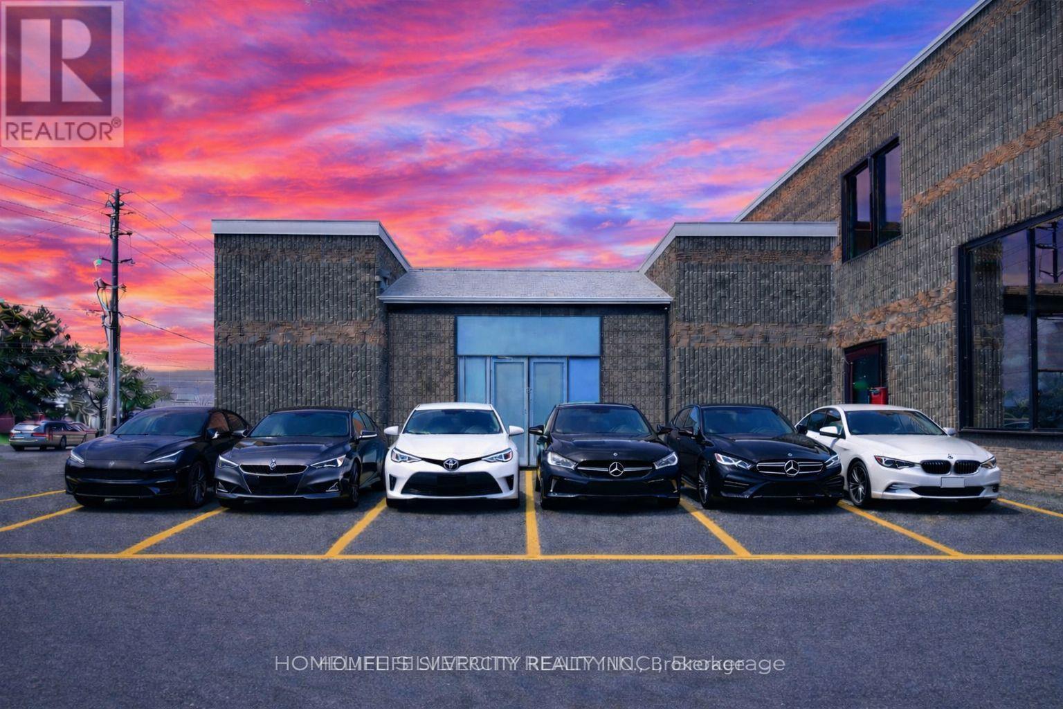 7070 Pacific Circle, Mississauga, ON