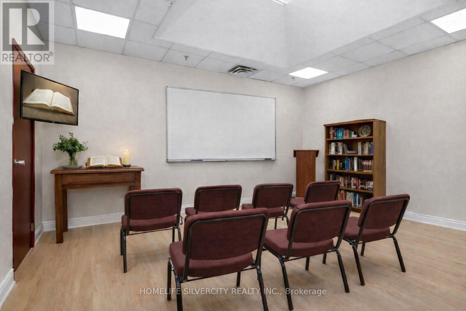 7070 Pacific Circle, Mississauga, ON