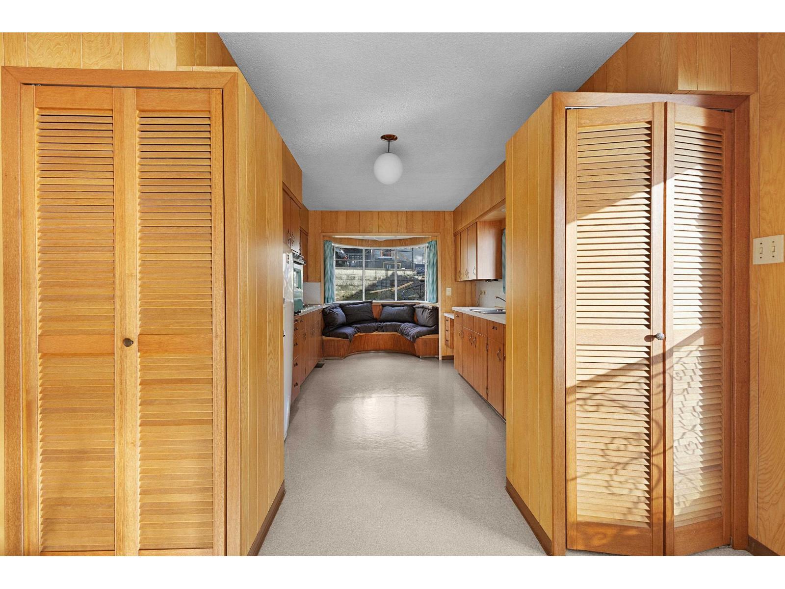 1 14458 Marine Drive, White Rock, BC - Indoor Photo Showing Other Room