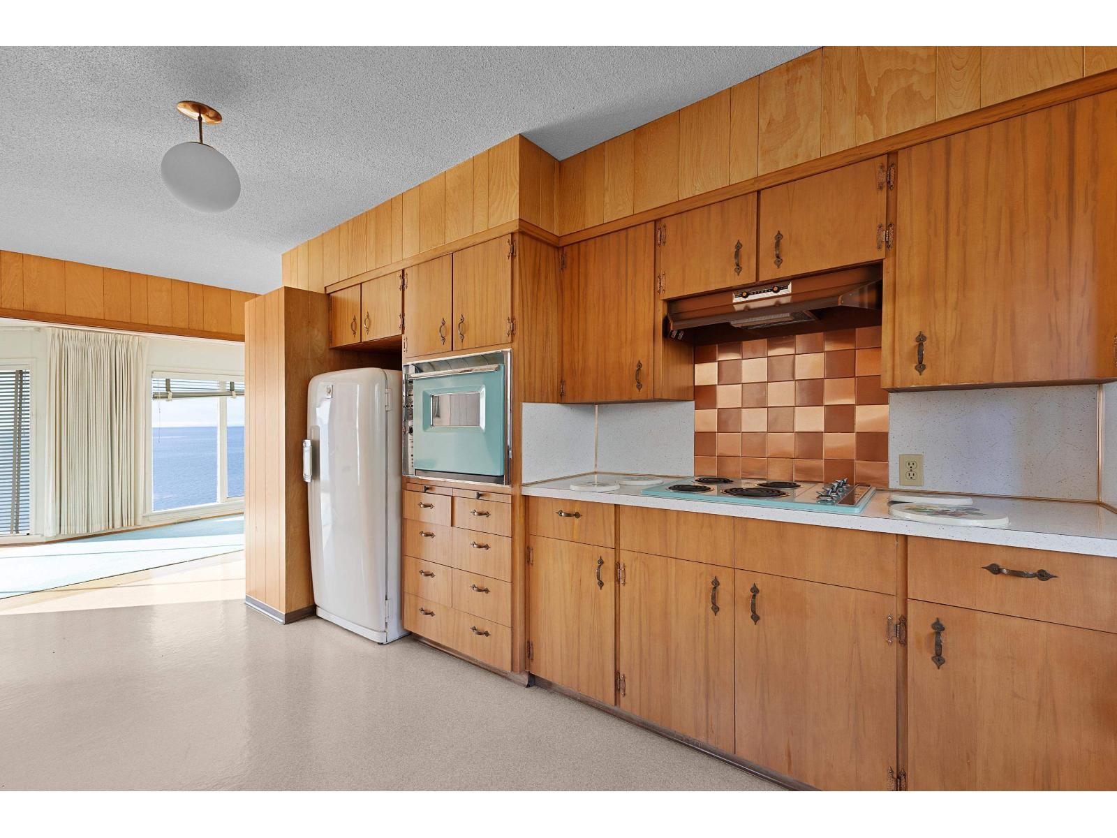 14458 Marine Drive, White Rock, BC - Indoor Photo Showing Kitchen