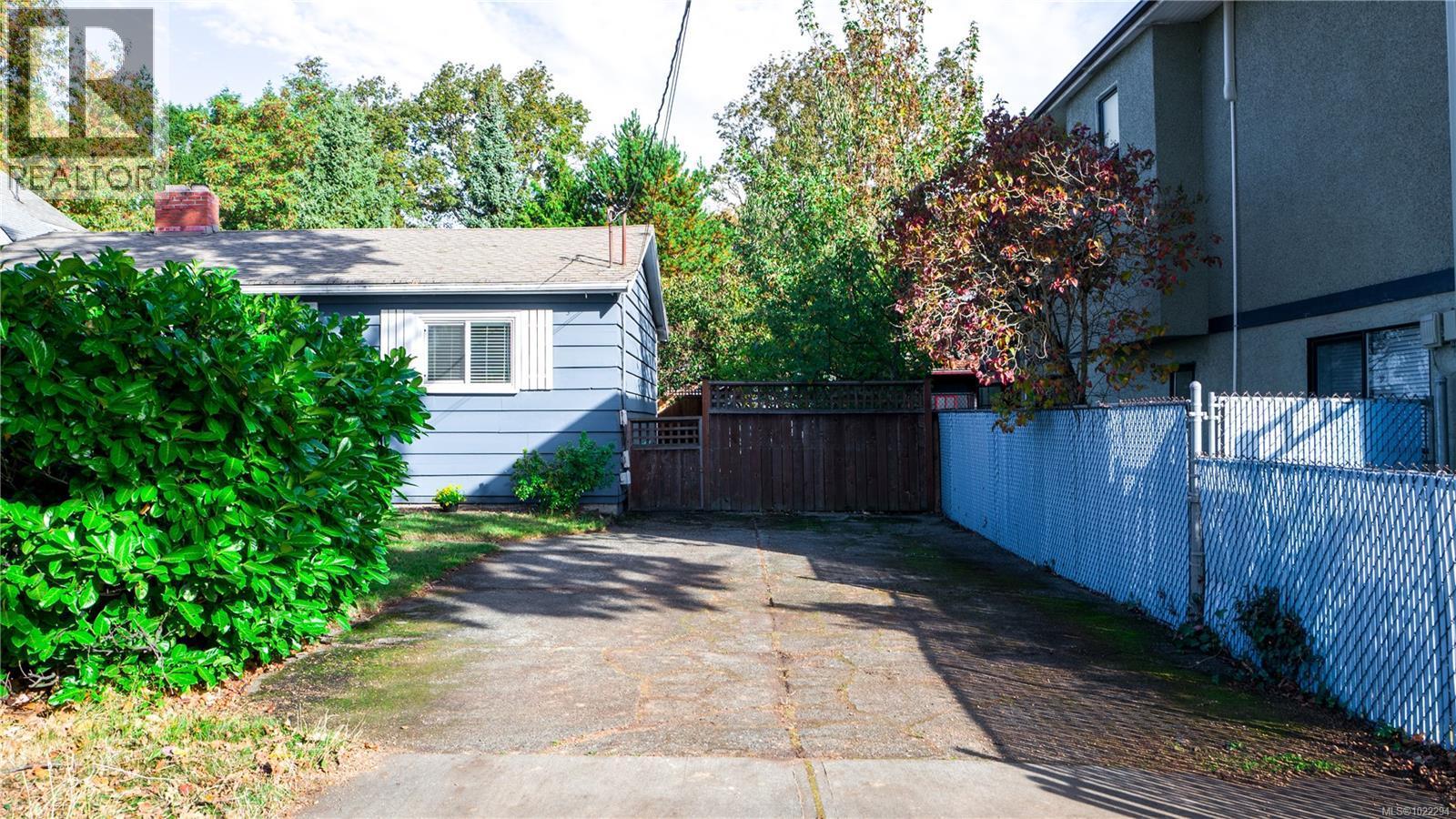 1716 Bay St, Victoria, BC - Outdoor
