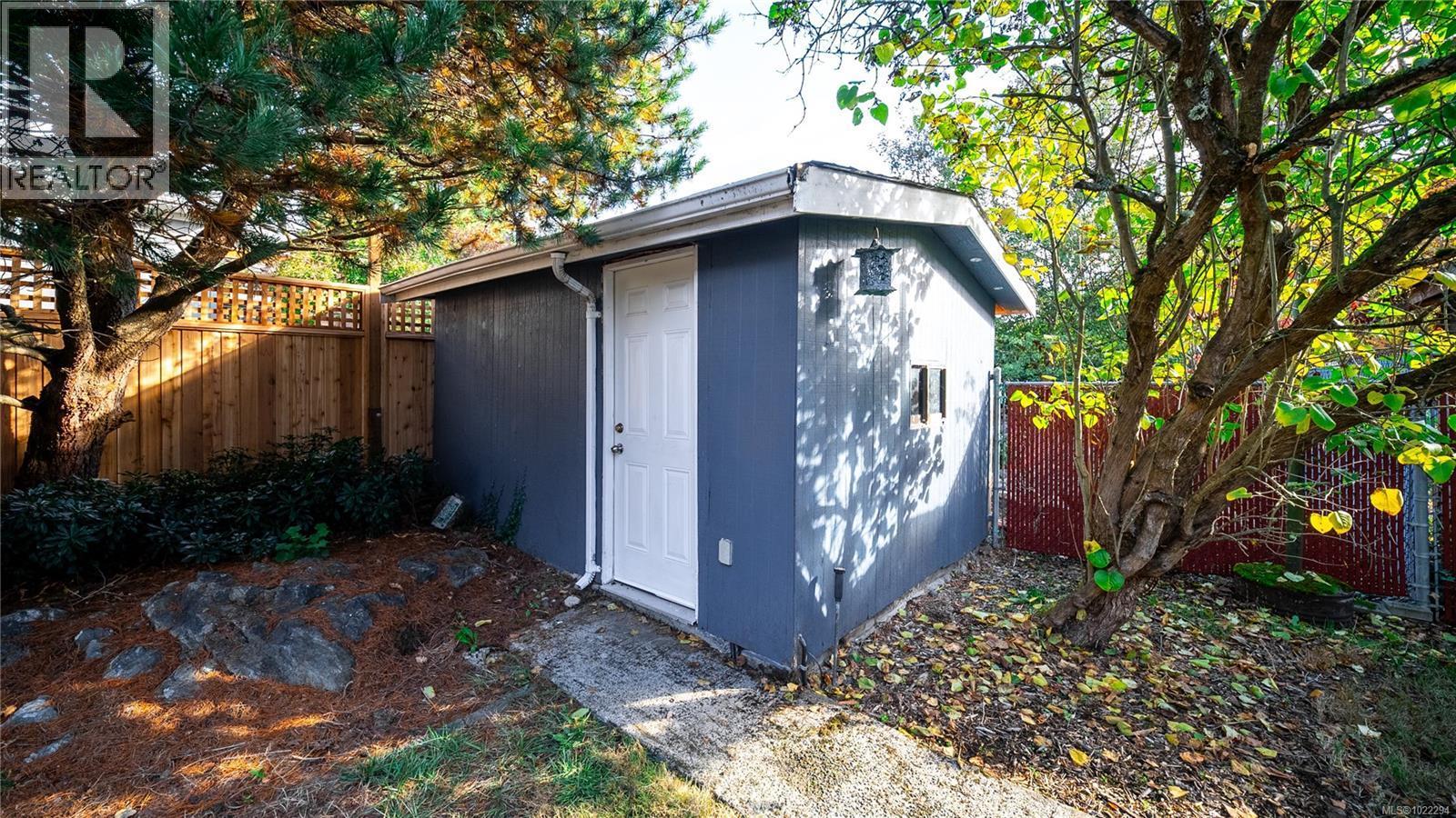 Exterior Studio/Office - 1716 Bay St, Victoria, BC - Outdoor