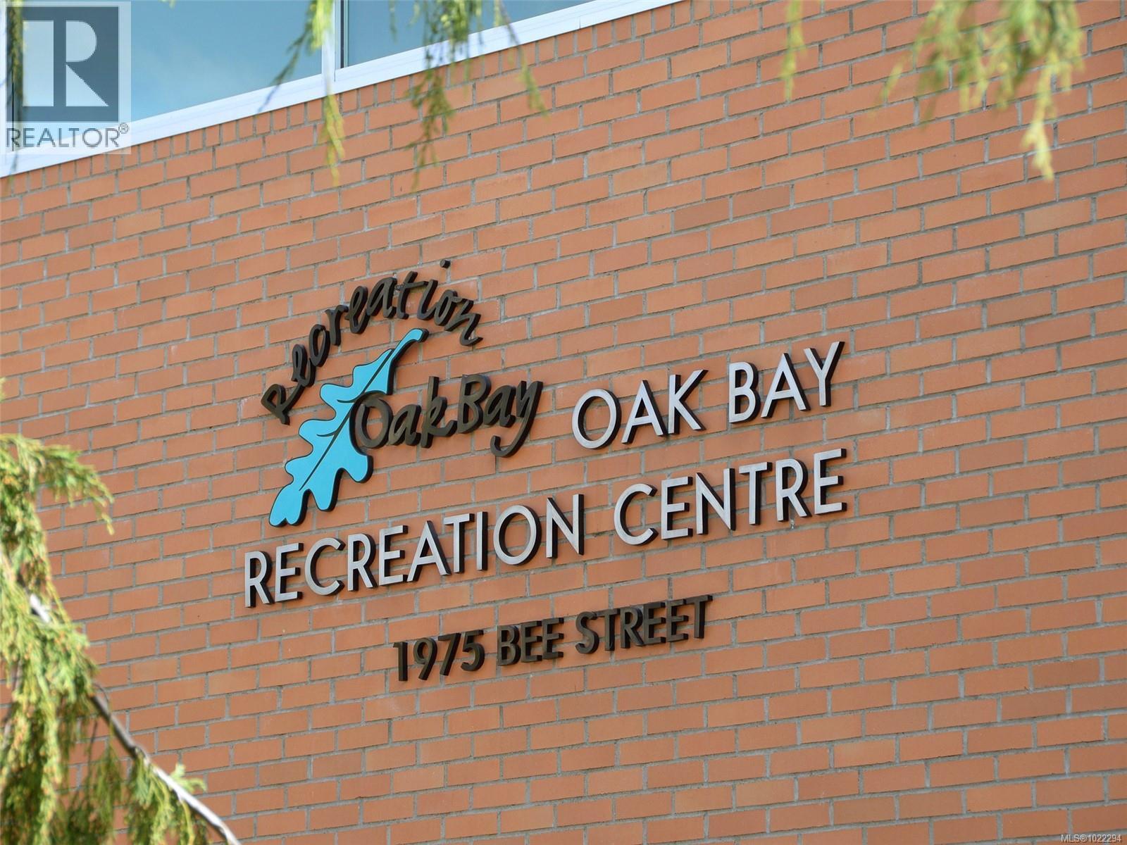Oak Bay Rec - 1716 Bay St, Victoria, BC - Outdoor