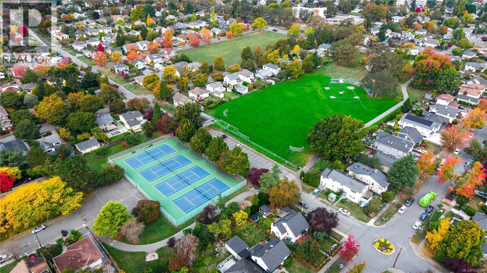 Oaklands Tennis Courts - 1716 Bay St, Victoria, BC - Outdoor With View