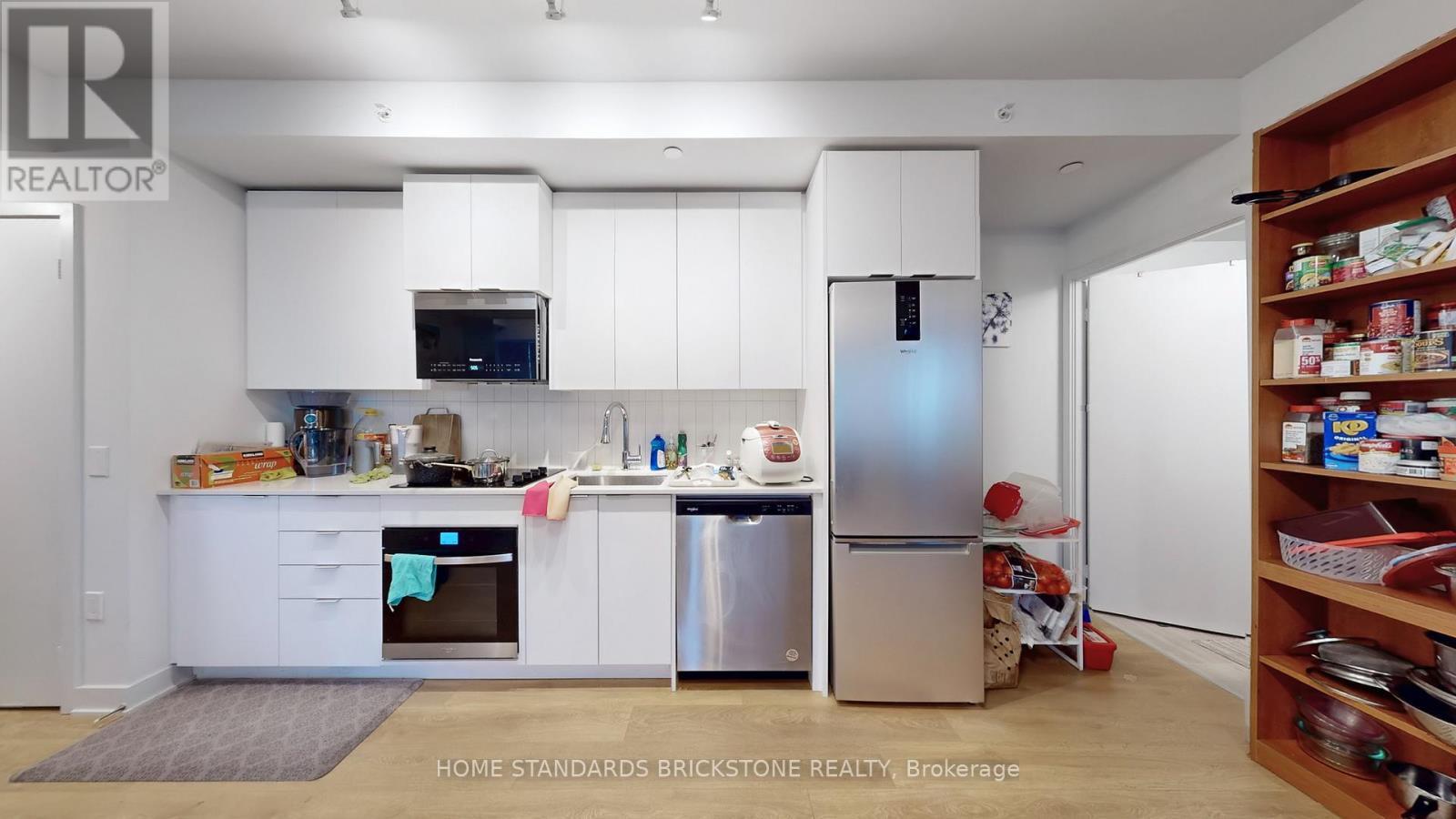 3501 - 2920 Highway 7 Road W, Vaughan, ON - Indoor Photo Showing Kitchen