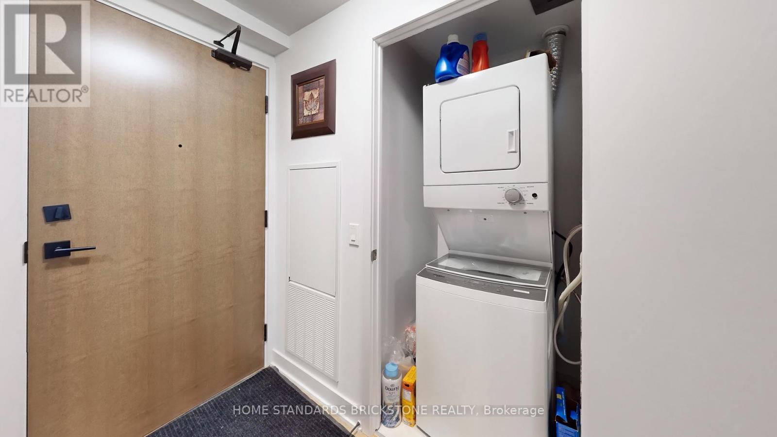 3501 - 2920 Highway 7 Road W, Vaughan, ON - Indoor Photo Showing Laundry Room