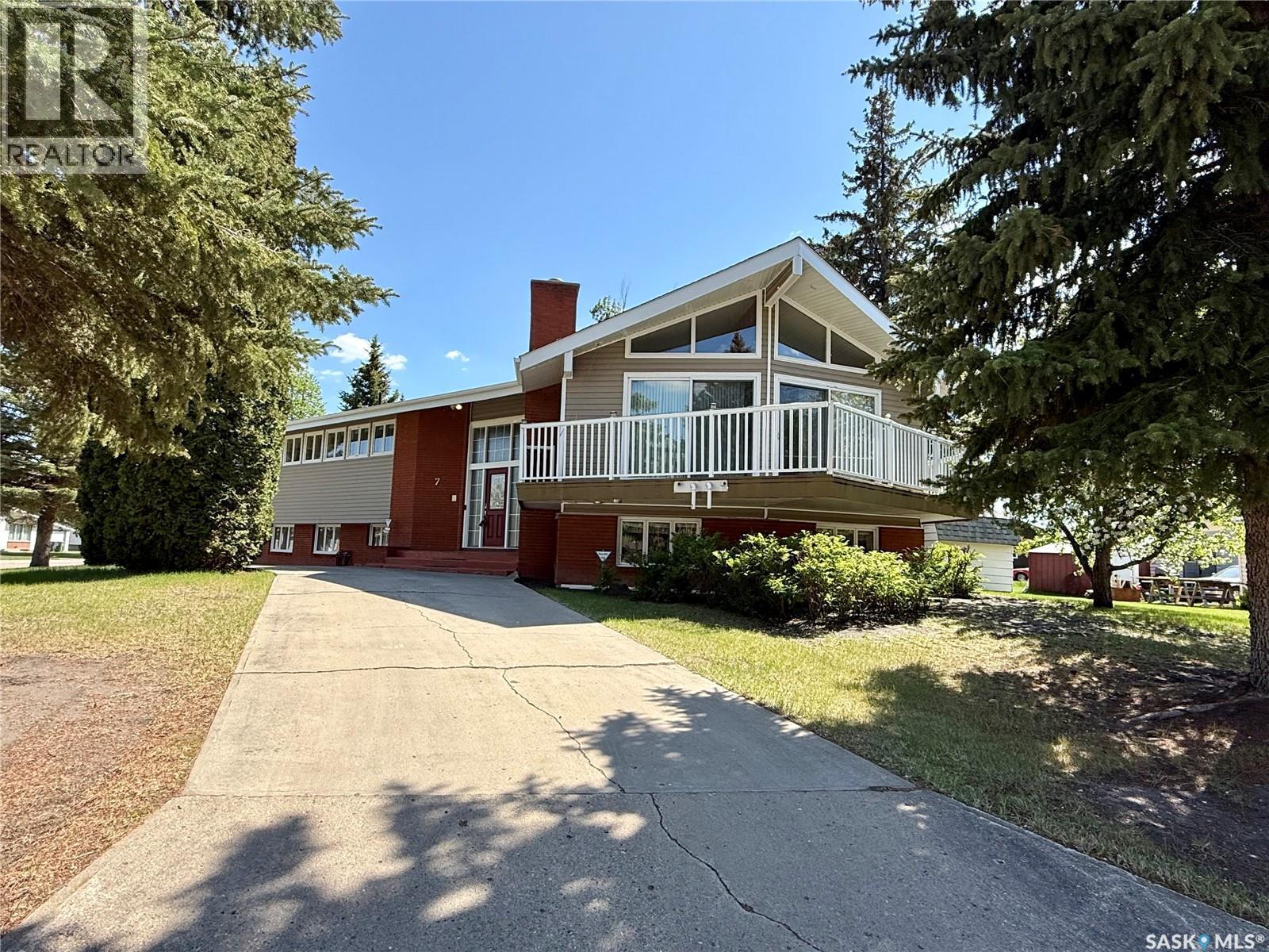 7 Driftwood Crescent, Yorkton, SK - Outdoor With Deck Patio Veranda