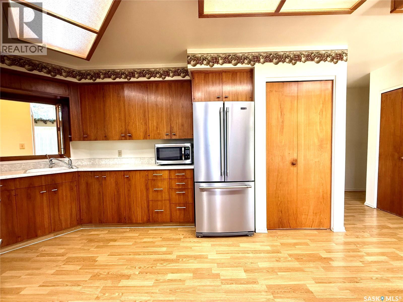 7 Driftwood Crescent, Yorkton, SK - Indoor Photo Showing Kitchen