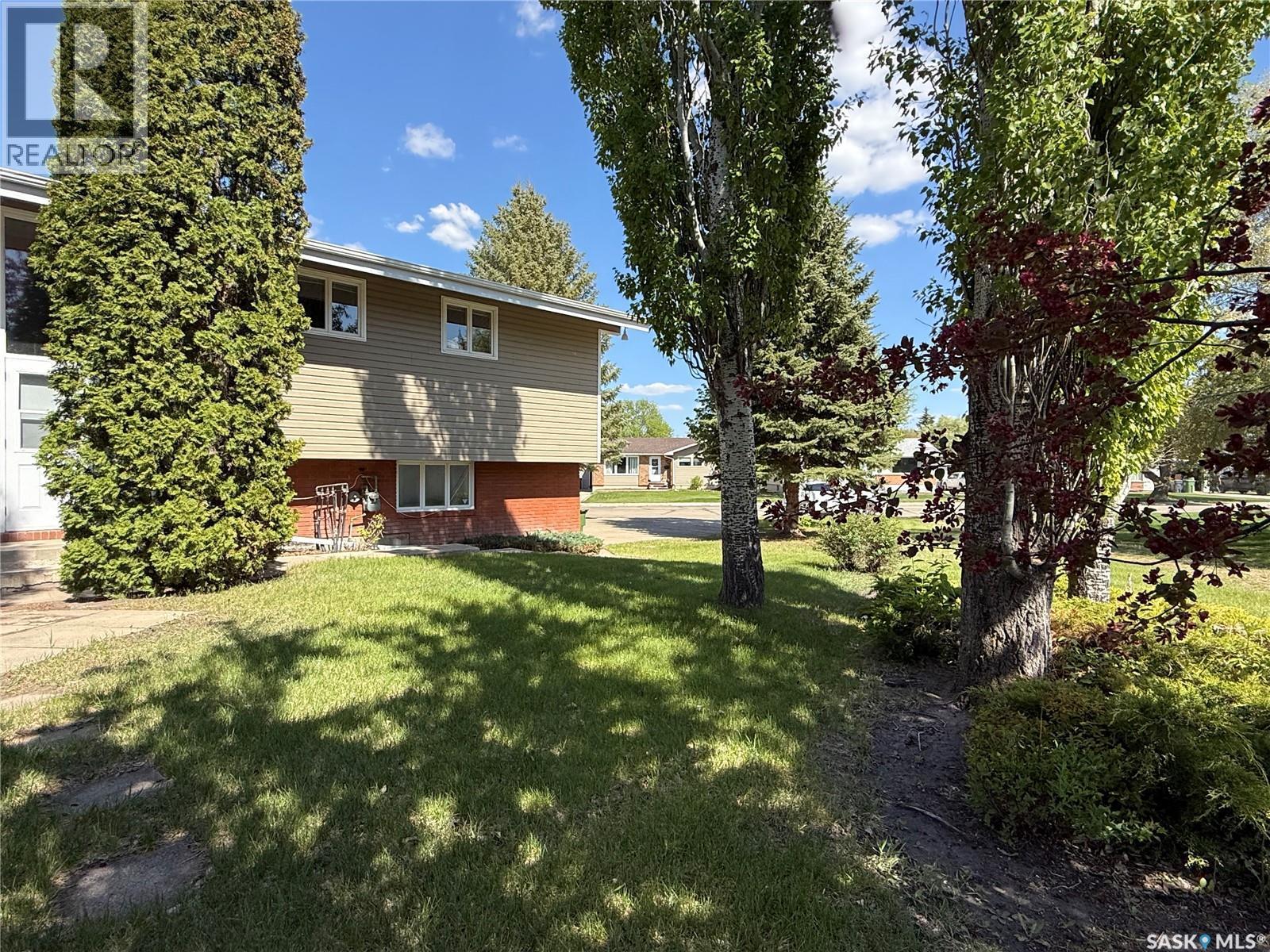 7 Driftwood Crescent, Yorkton, SK - Outdoor