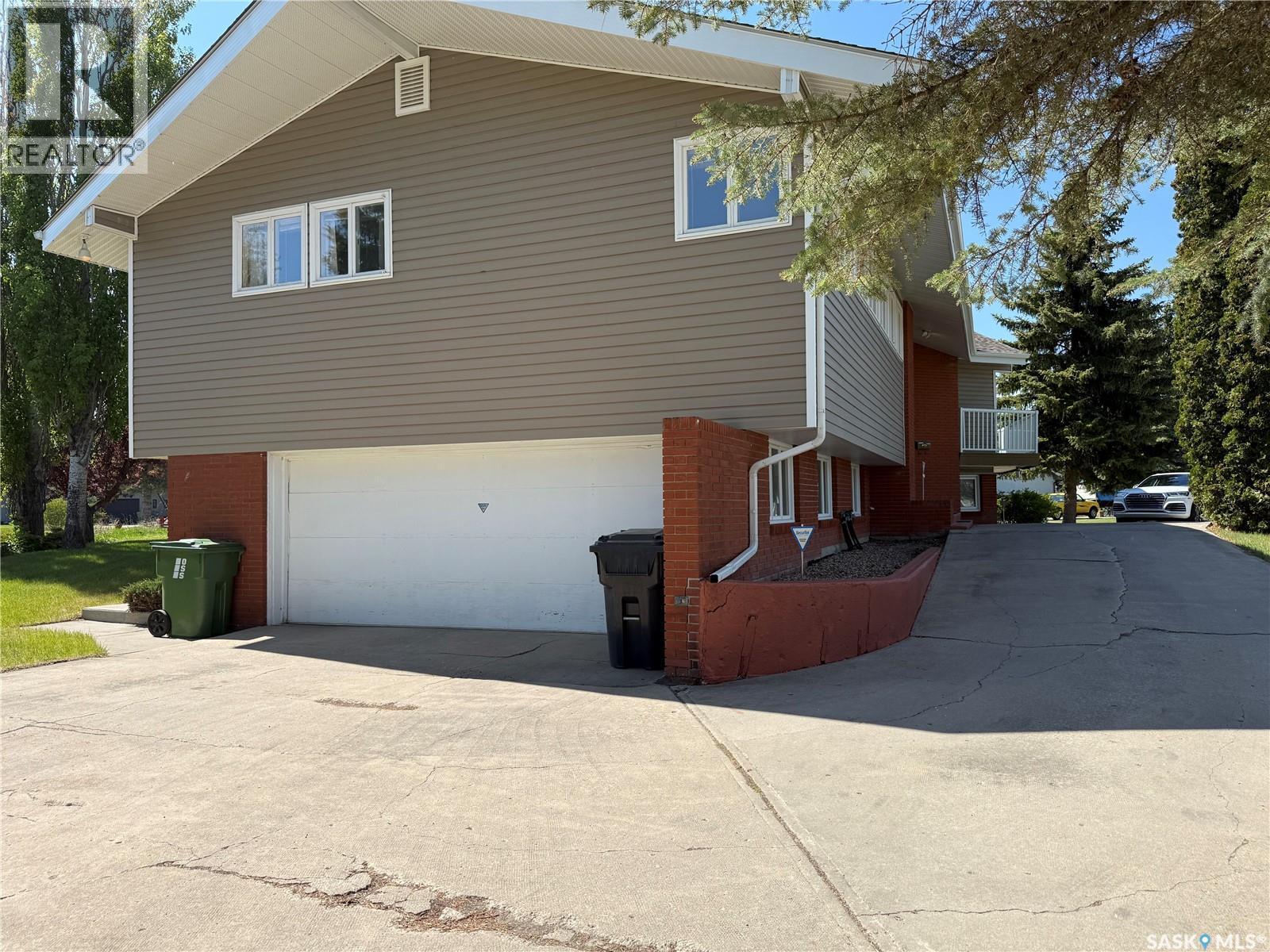 7 Driftwood Crescent, Yorkton, SK - Outdoor With Exterior