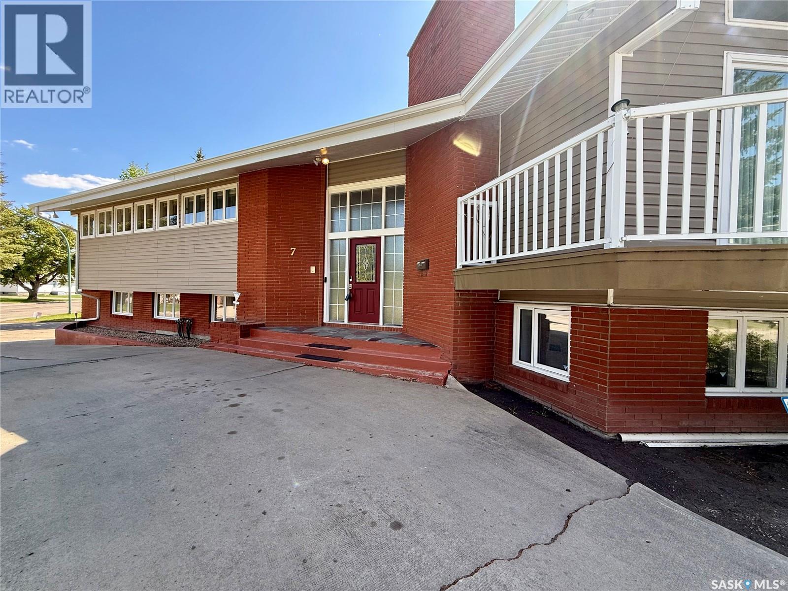 7 Driftwood Crescent, Yorkton, SK - Outdoor With Exterior