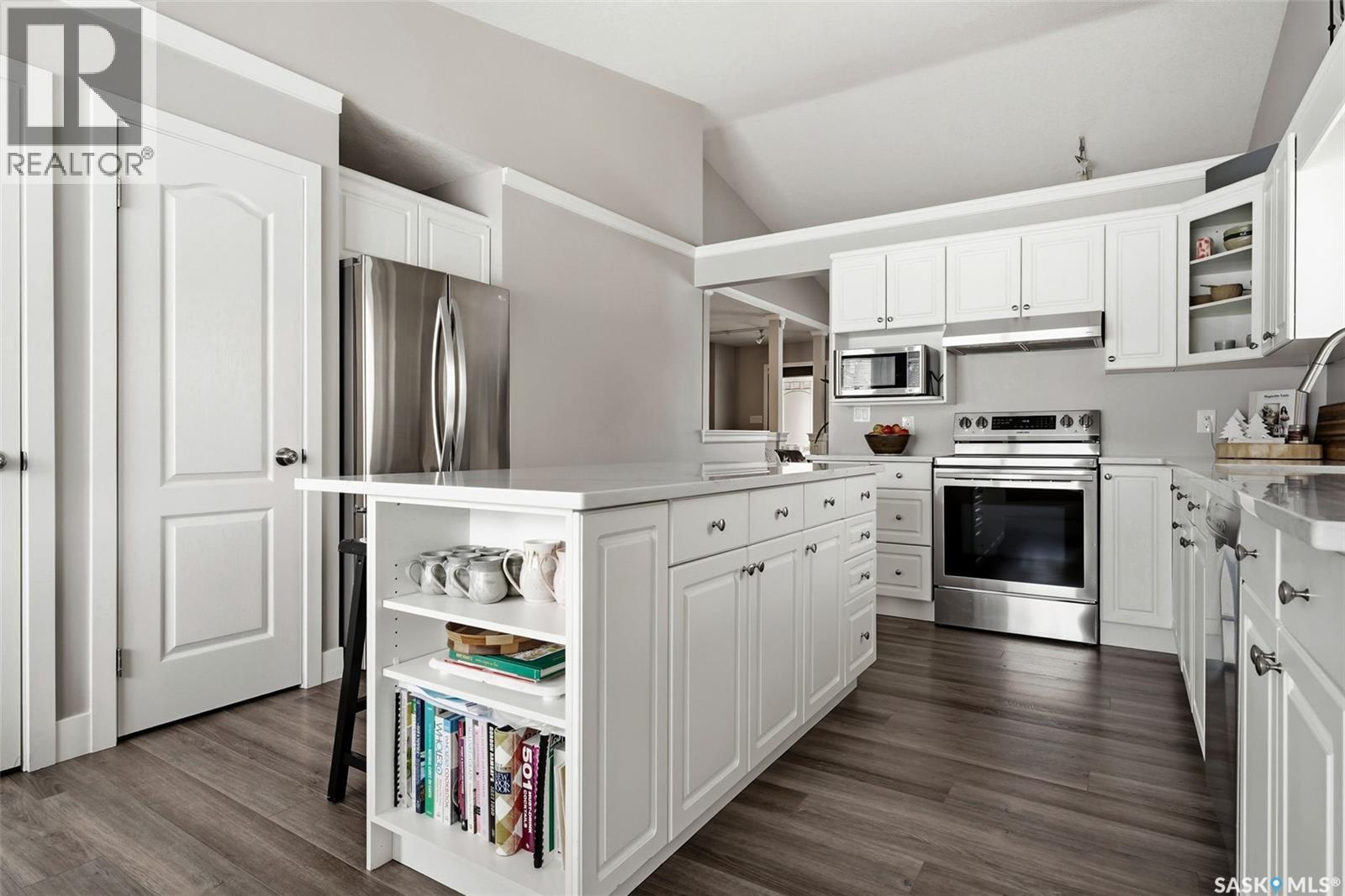 30 Cottonwood Place, Lumsden, SK - Indoor Photo Showing Kitchen