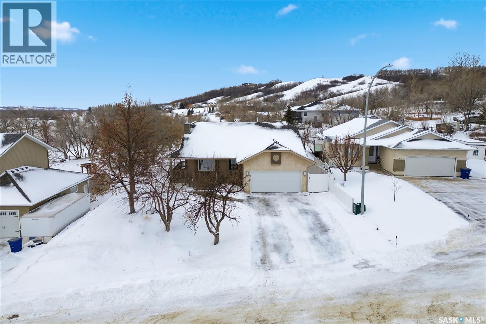 30 Cottonwood Place, Lumsden, SK - Outdoor