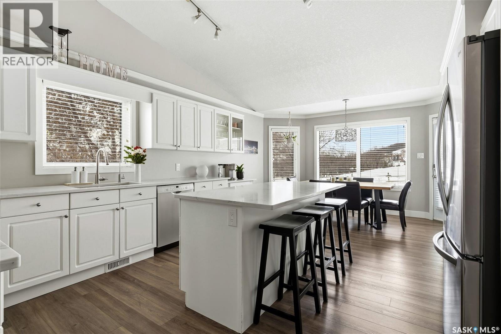 30 Cottonwood Place, Lumsden, SK - Indoor Photo Showing Kitchen With Upgraded Kitchen
