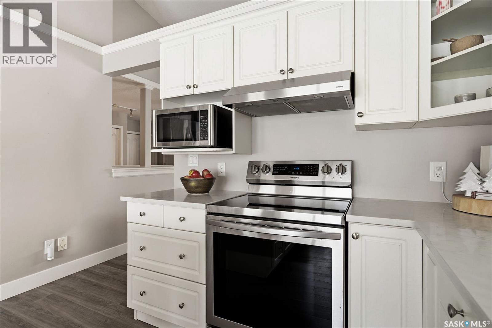 30 Cottonwood Place, Lumsden, SK - Indoor Photo Showing Kitchen