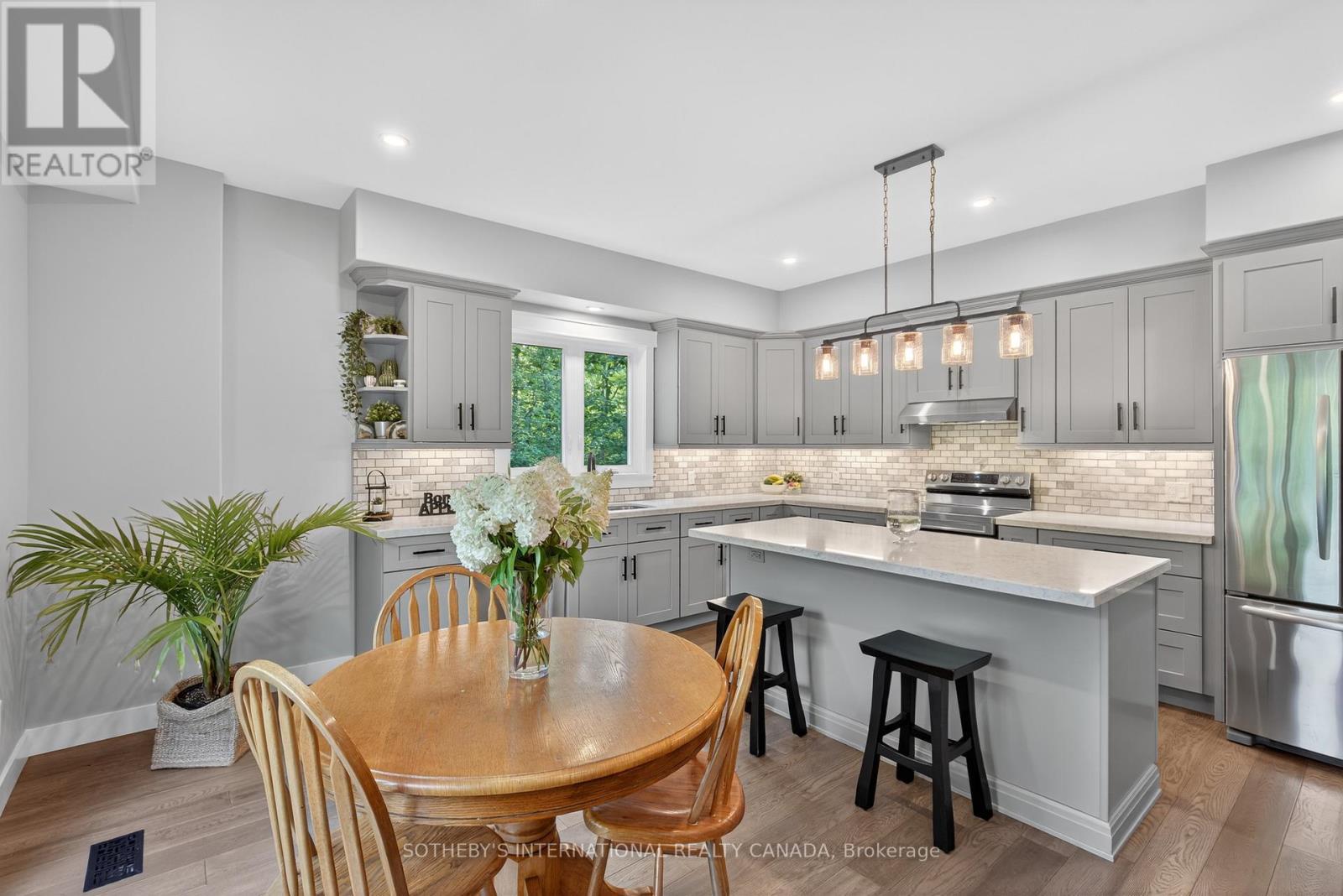 73 Wozniak Road, Penetanguishene, ON - Indoor Photo Showing Other Room