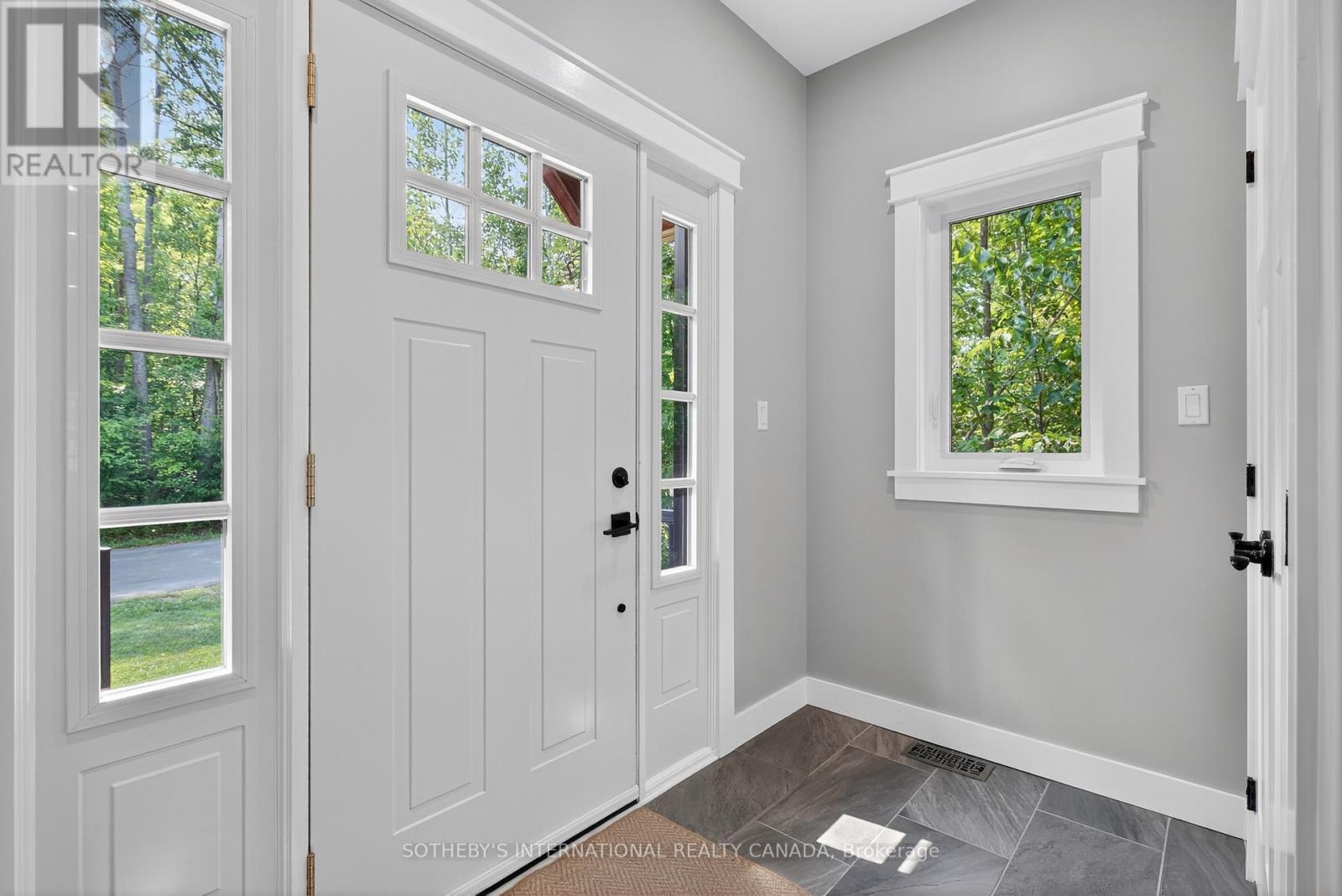 73 Wozniak Road, Penetanguishene, ON - Indoor Photo Showing Other Room