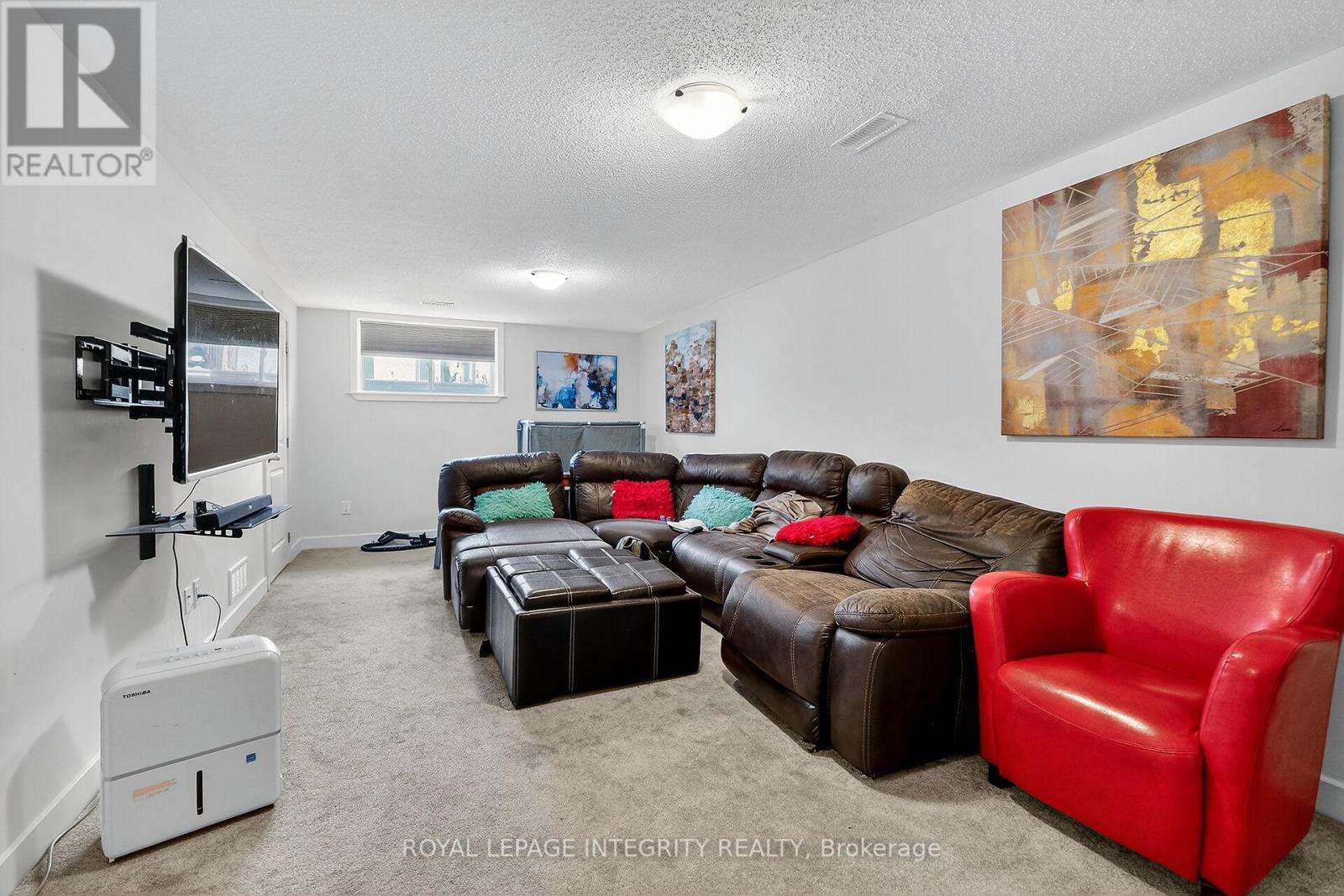 2025 Allegrini Terrace, Ottawa, ON - Indoor Photo Showing Living Room