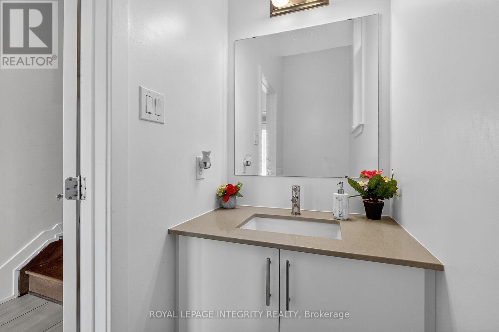 2025 Allegrini Terrace, Ottawa, ON - Indoor Photo Showing Bathroom