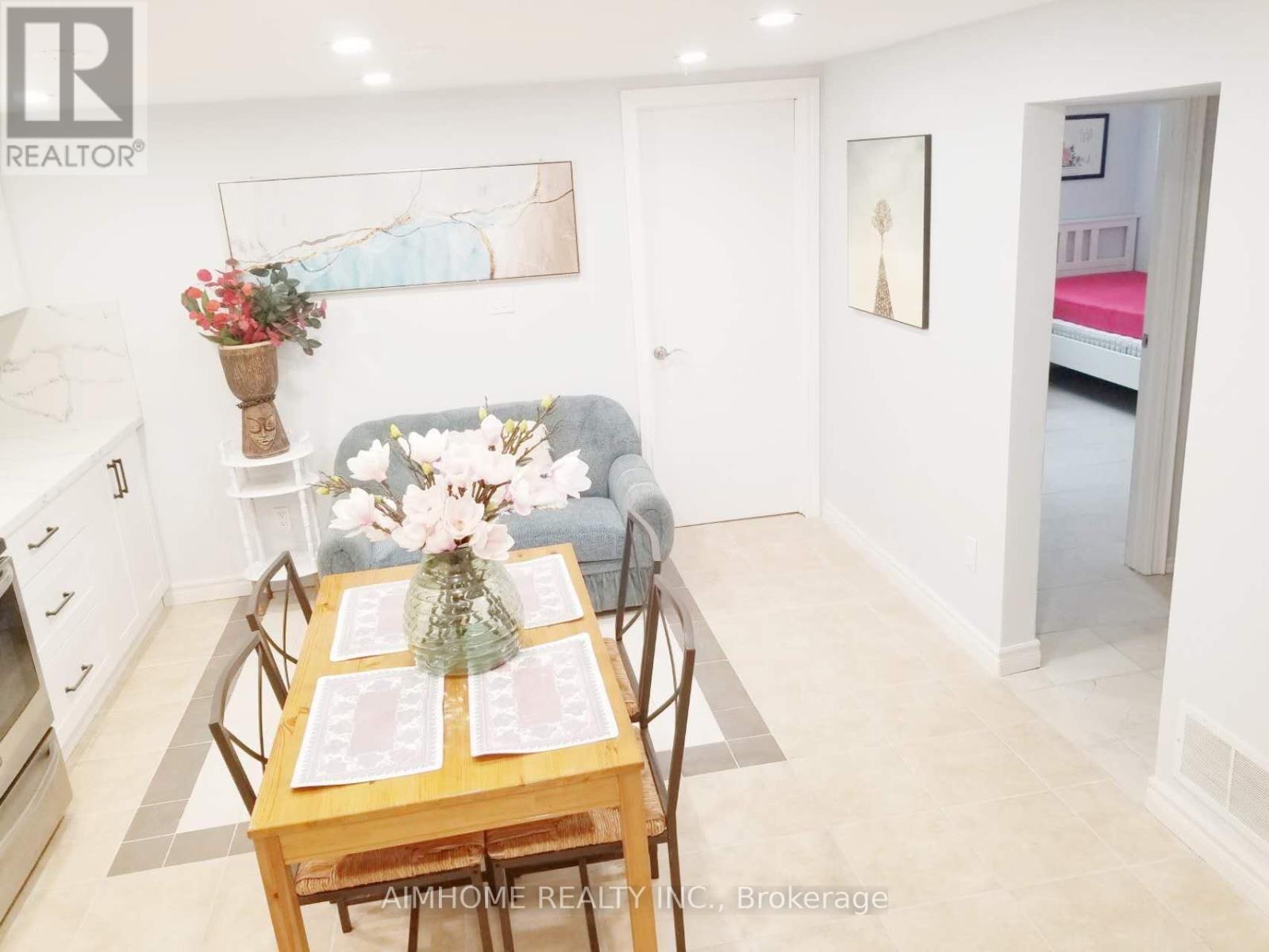 28 Castle Harbour Lane W, Markham, ON