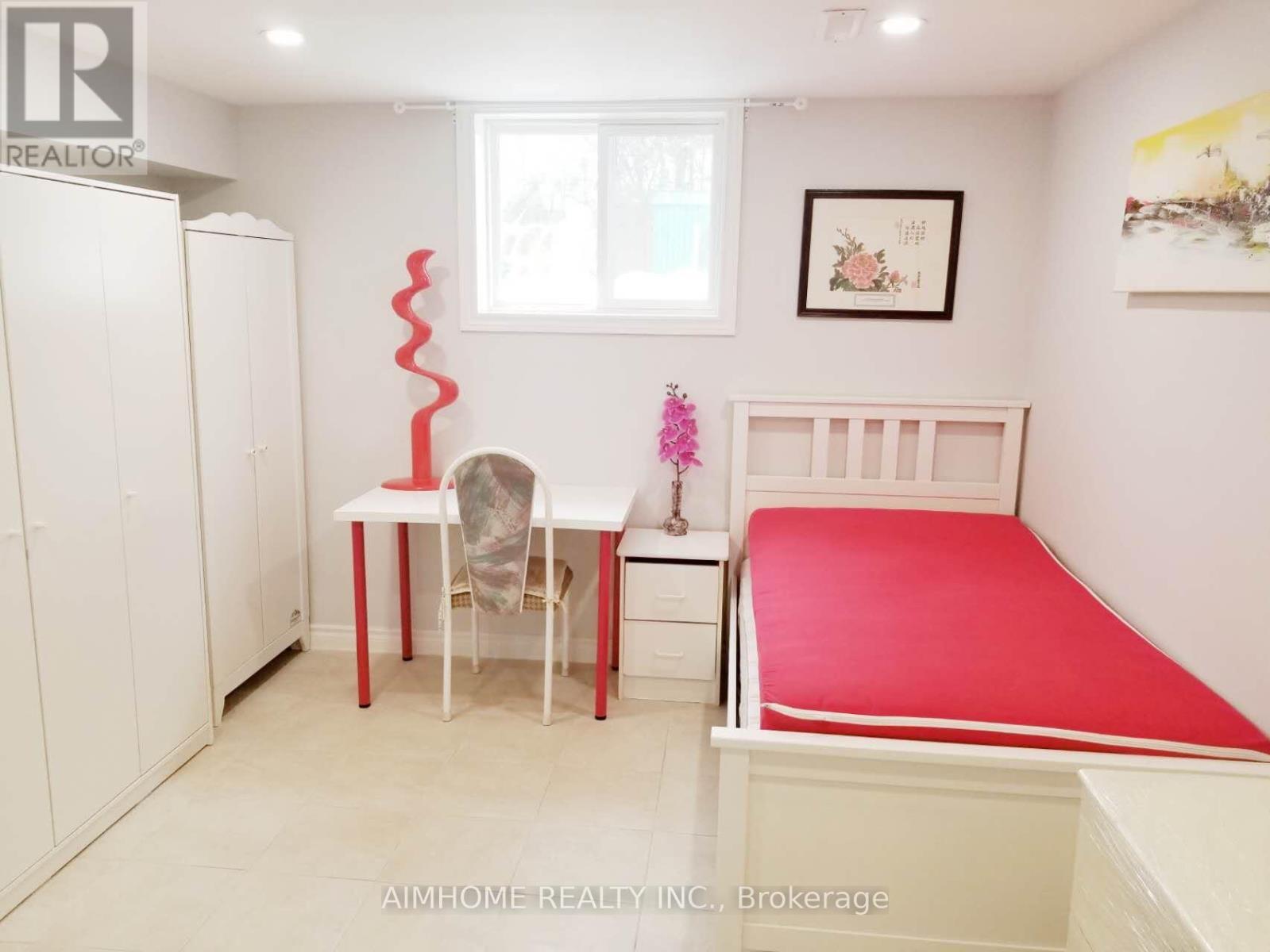 28 Castle Harbour Lane W, Markham, ON