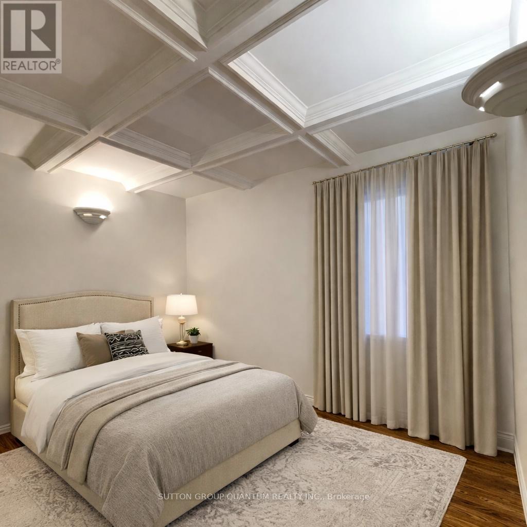 46 Woodlawn Avenue N, Mississauga, ON - Indoor Photo Showing Bedroom