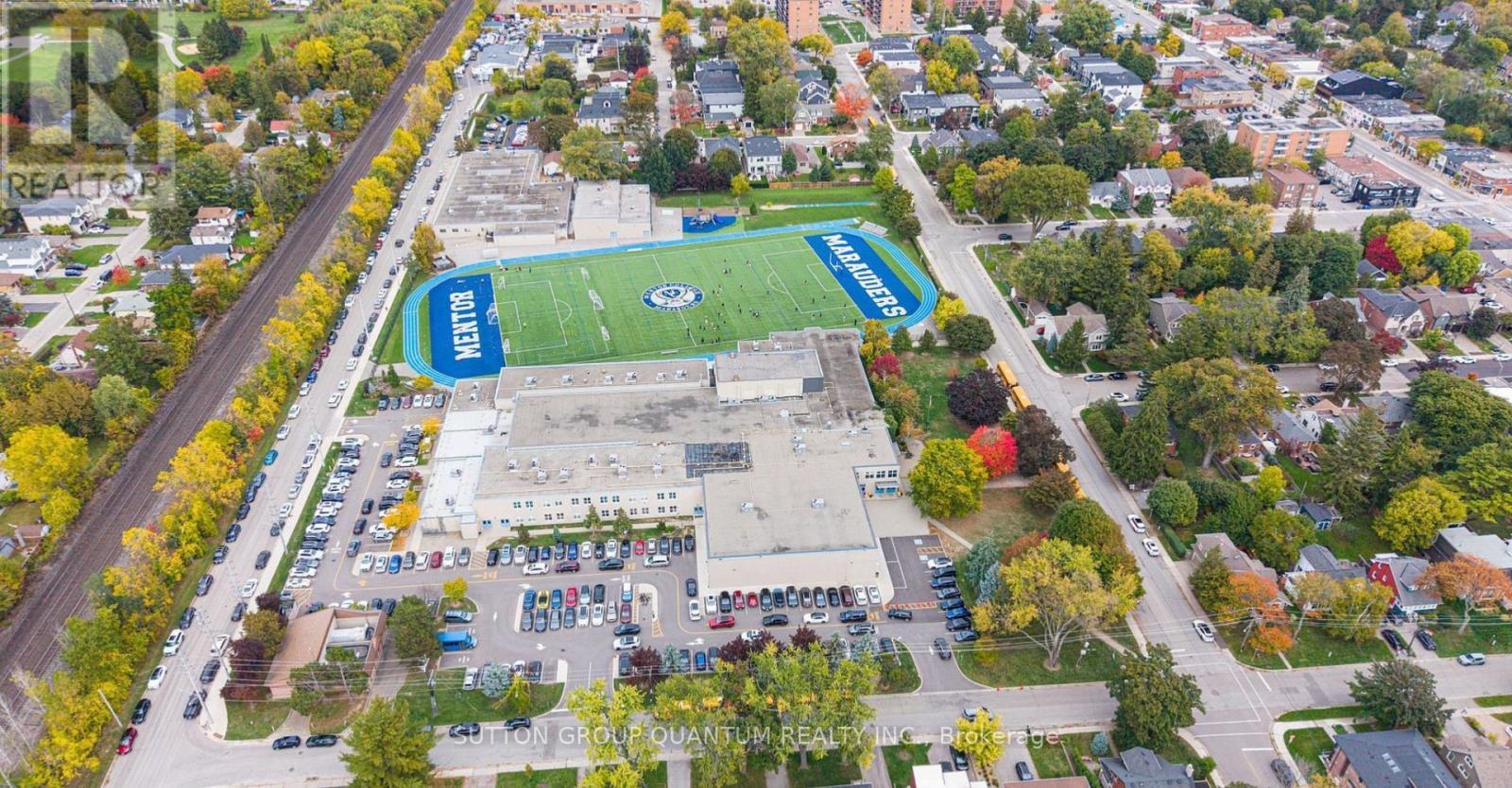 46 Woodlawn Avenue N, Mississauga, ON - Outdoor With View