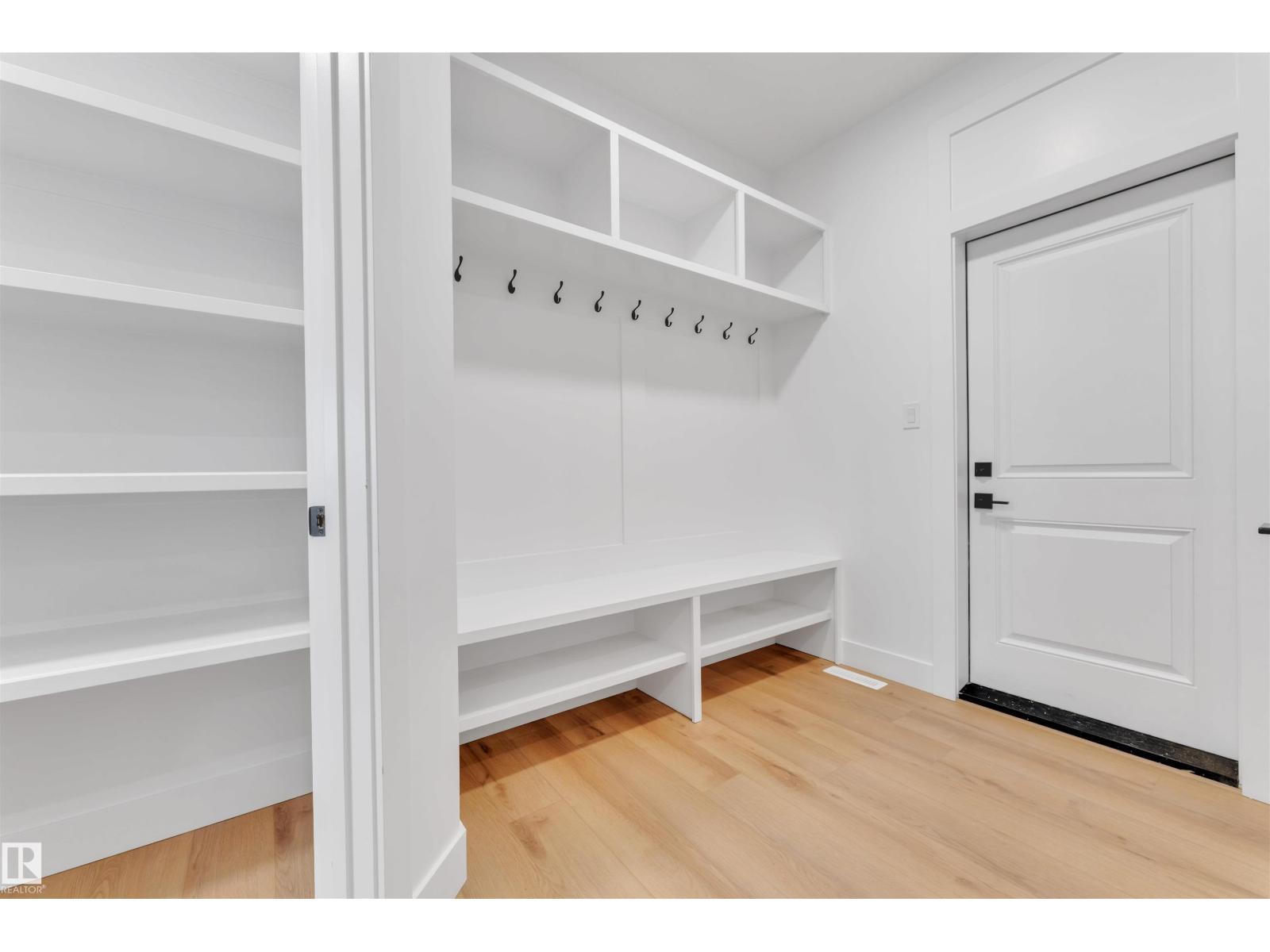 744 Astoria Wy, Devon, AB - Indoor