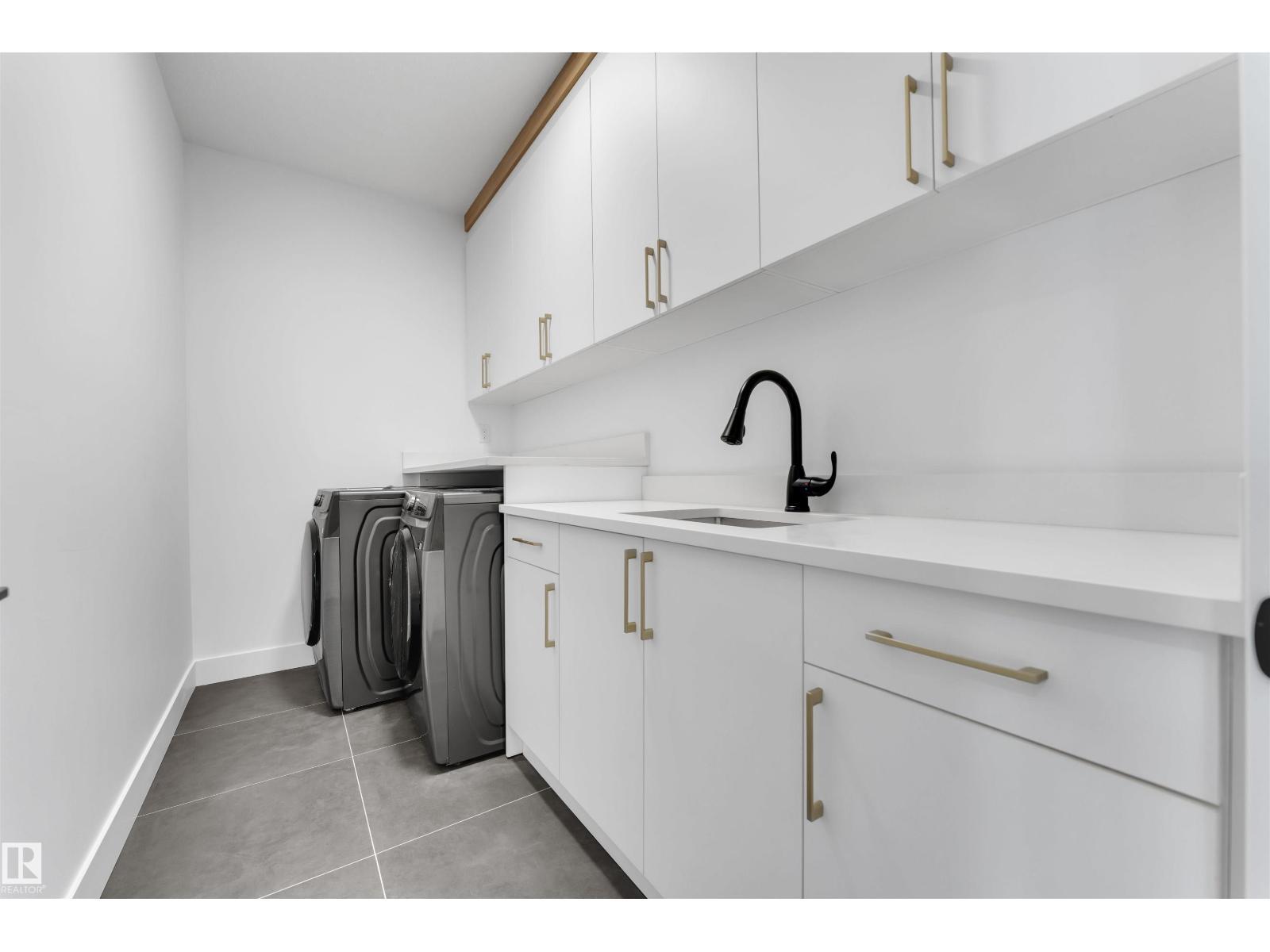 744 Astoria Wy, Devon, AB - Indoor