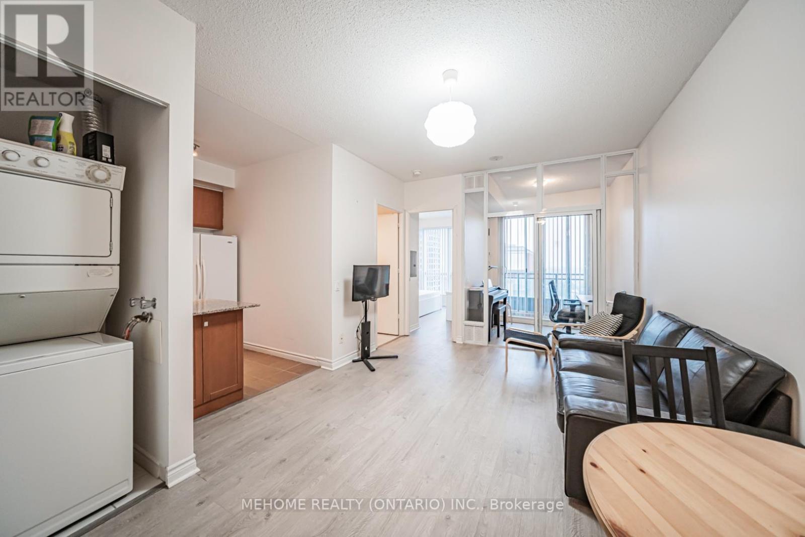 1501 - 60 Byng Avenue, Toronto, ON - Indoor Photo Showing Laundry Room
