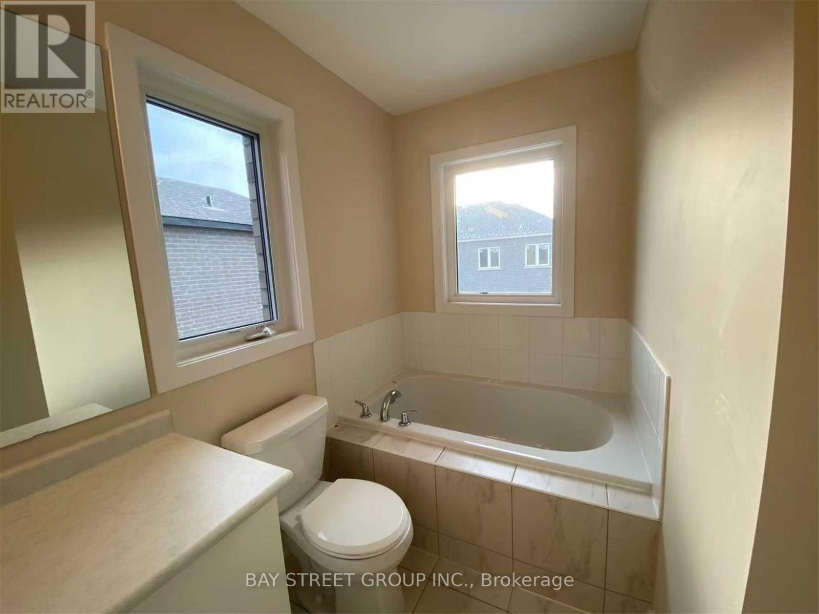 124 Old Oak Lane, Markham, ON - Indoor Photo Showing Bathroom