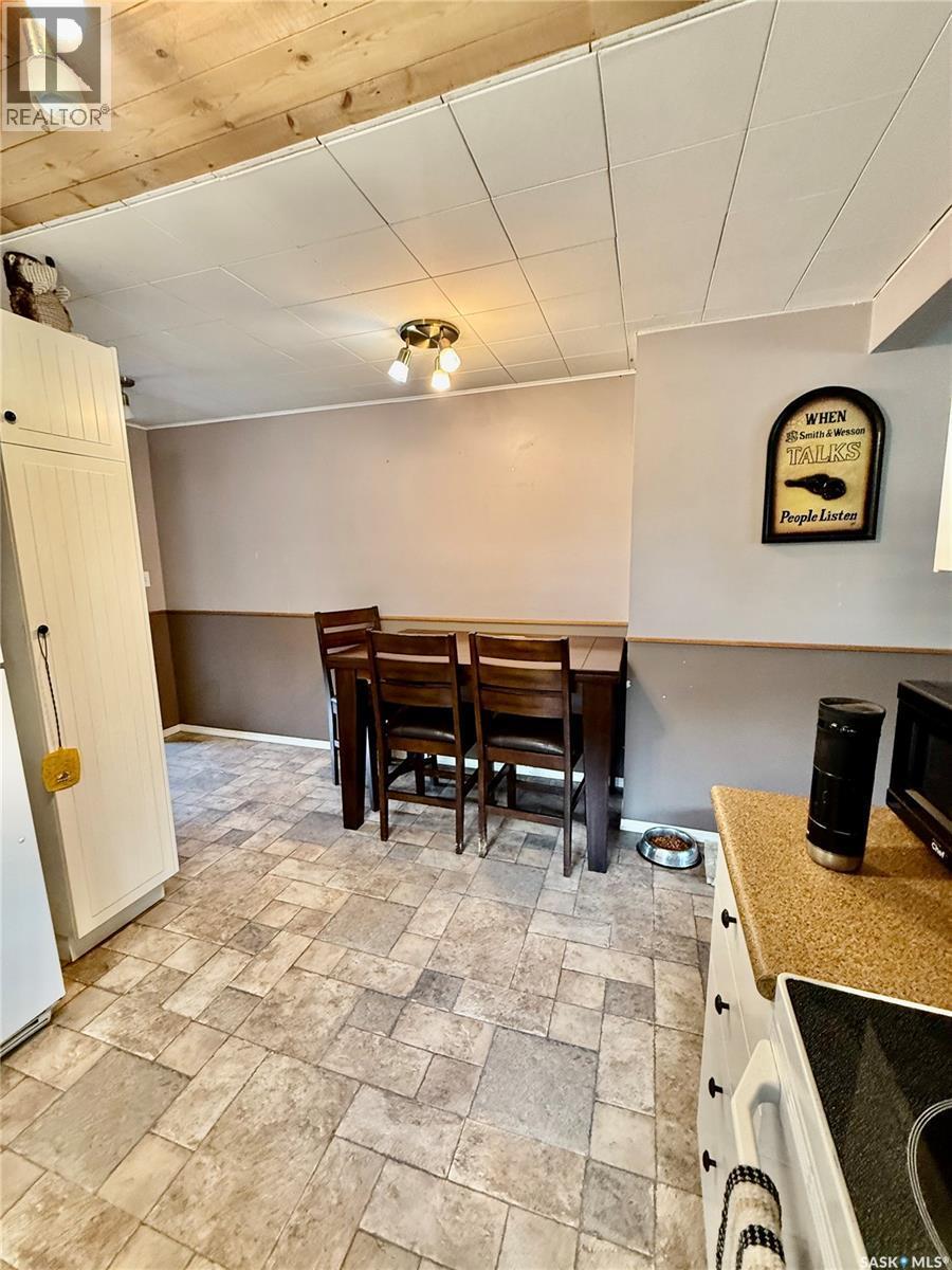 103 2Nd Avenue W, Paynton, SK - Indoor