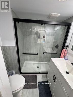 Bsmt - 18 Fireside Drive, Brampton, ON - Indoor Photo Showing Bathroom