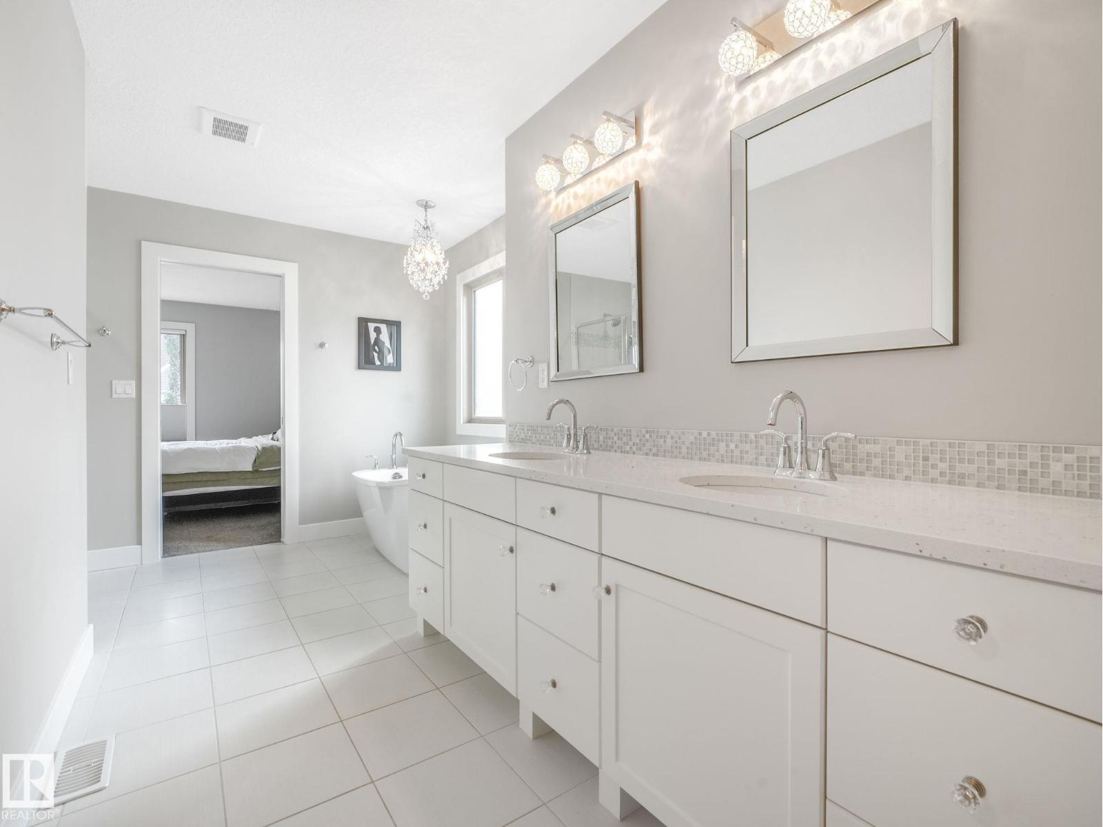 36 Nault Cr, St. Albert, AB - Indoor Photo Showing Bathroom